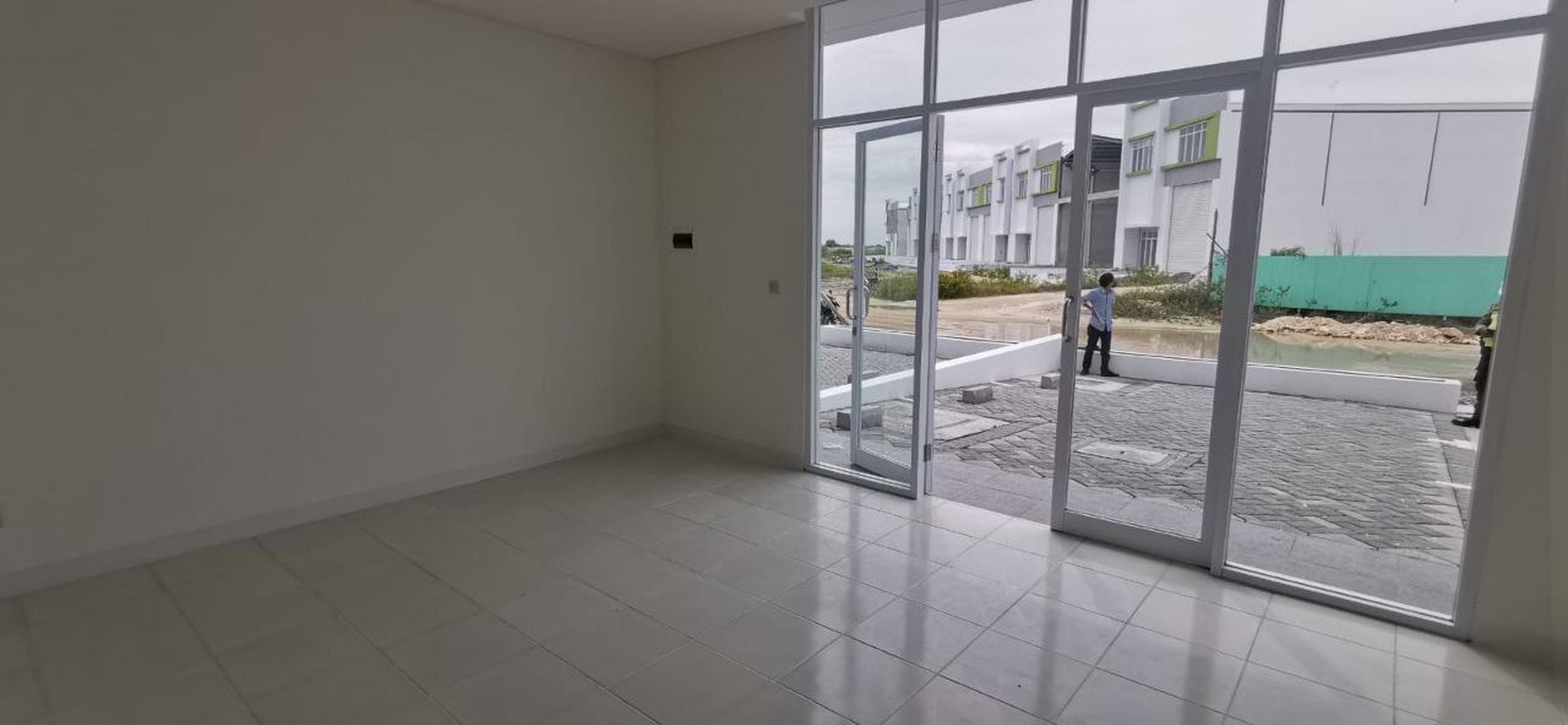 Disewakan Gudang di AKR GEM City, Manyar Gresik 