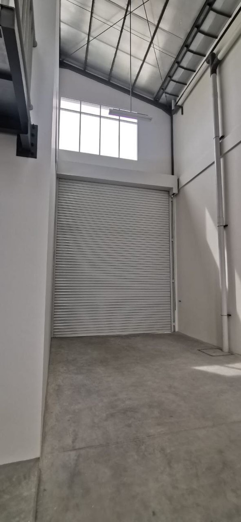 Disewakan Gudang di AKR GEM City, Manyar Gresik 