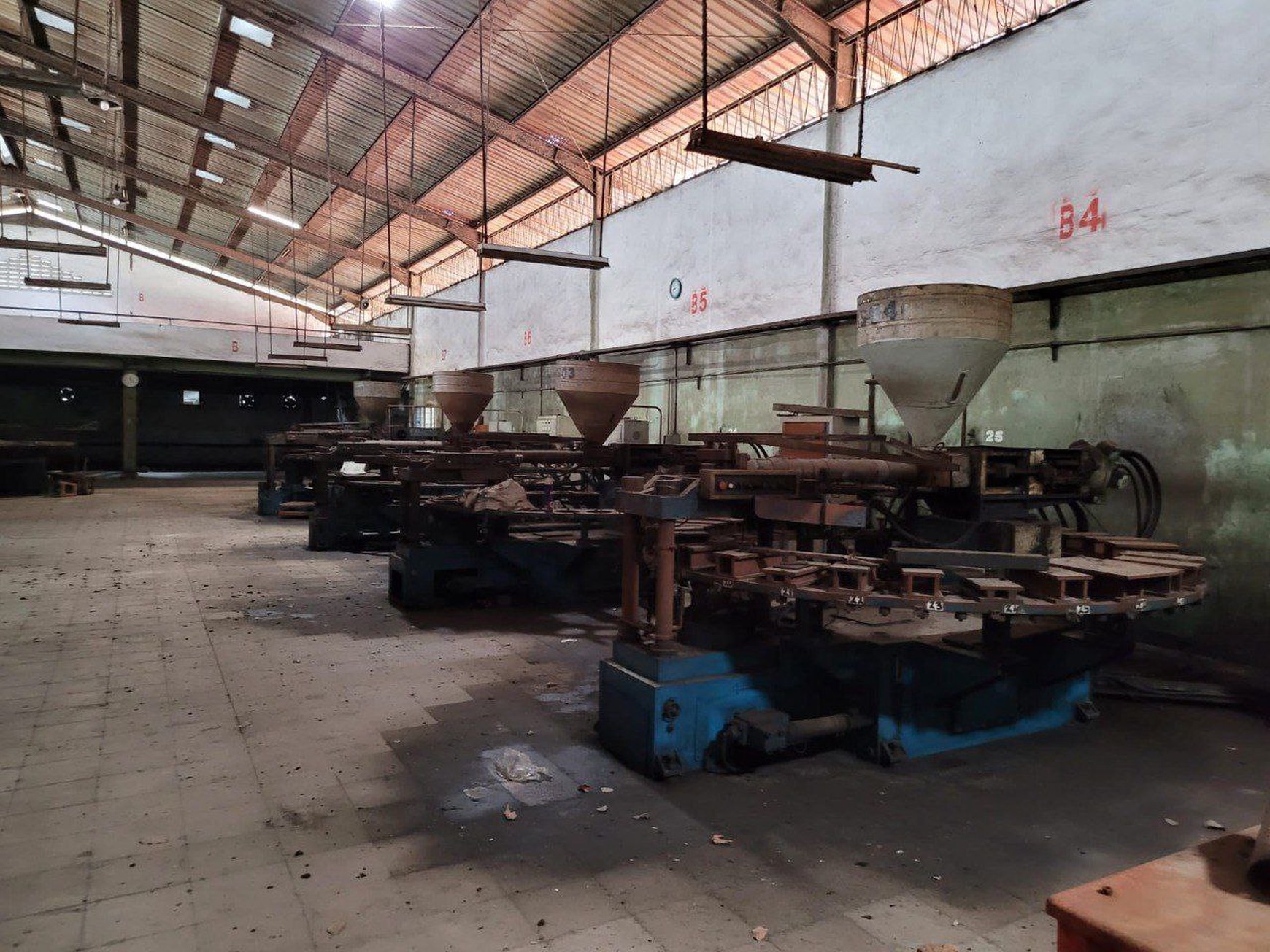 Dijual atau Disewakan Gudang Ex Pabrik Di Jl. Berbek Industri, Waru, Sidoarjo