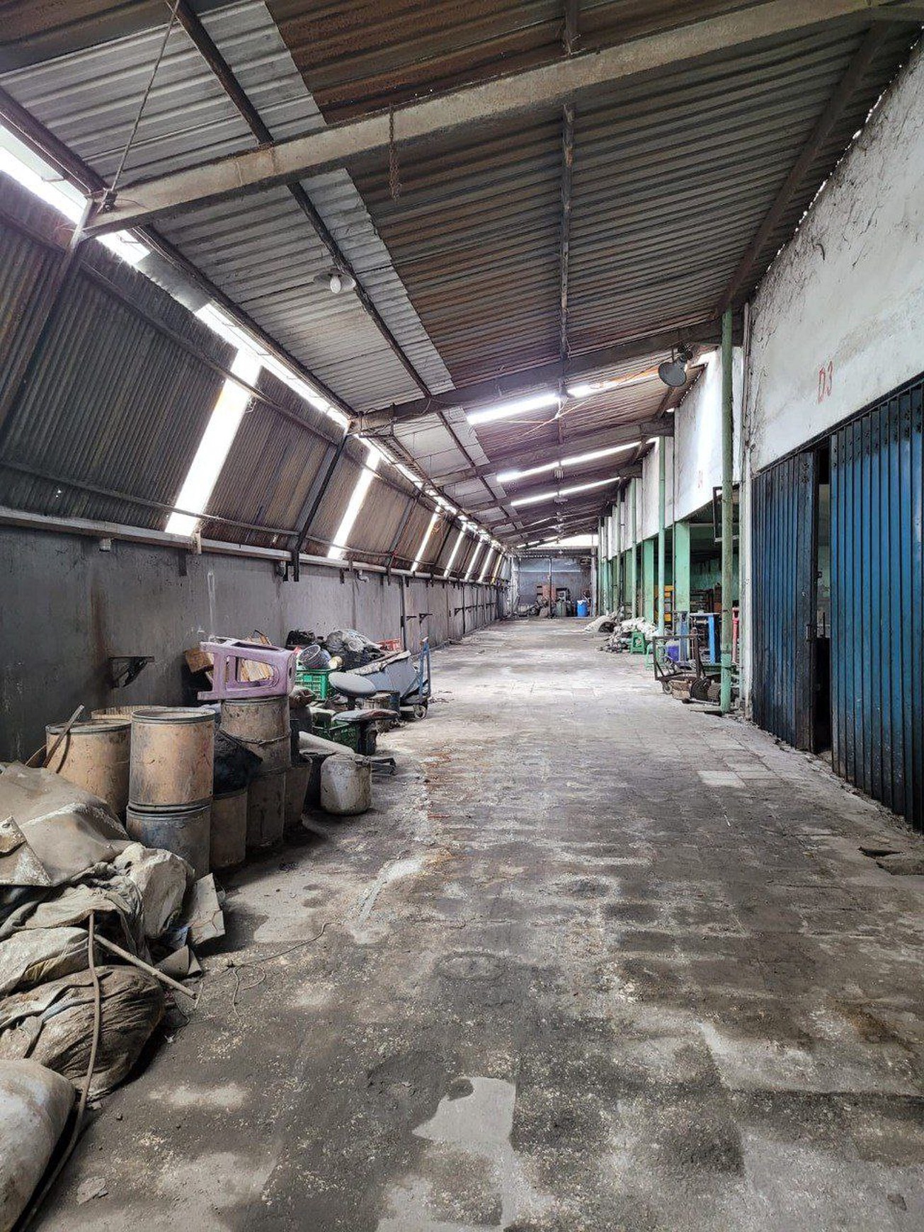 Dijual atau Disewakan Gudang Ex Pabrik Di Jl. Berbek Industri, Waru, Sidoarjo