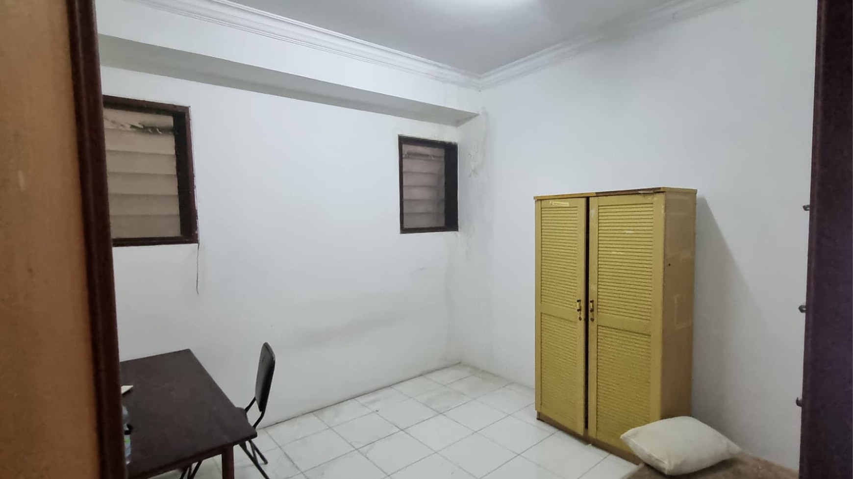 Dijual Rumah Kos Rungkut Mejoyo Utara Surabaya Dekat Ubaya - Full Furnished - Aktif Operasional - Row Jalan Lebar 3 Mobil