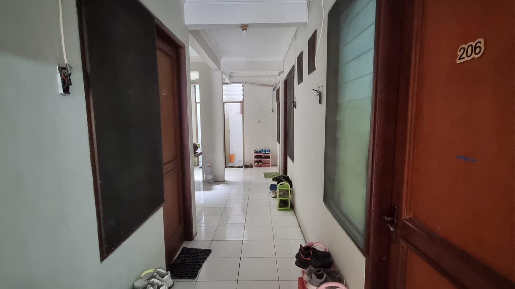 Dijual Rumah Kos Rungkut Mejoyo Utara Surabaya Dekat Ubaya - Full Furnished - Aktif Operasional - Row Jalan Lebar 3 Mobil