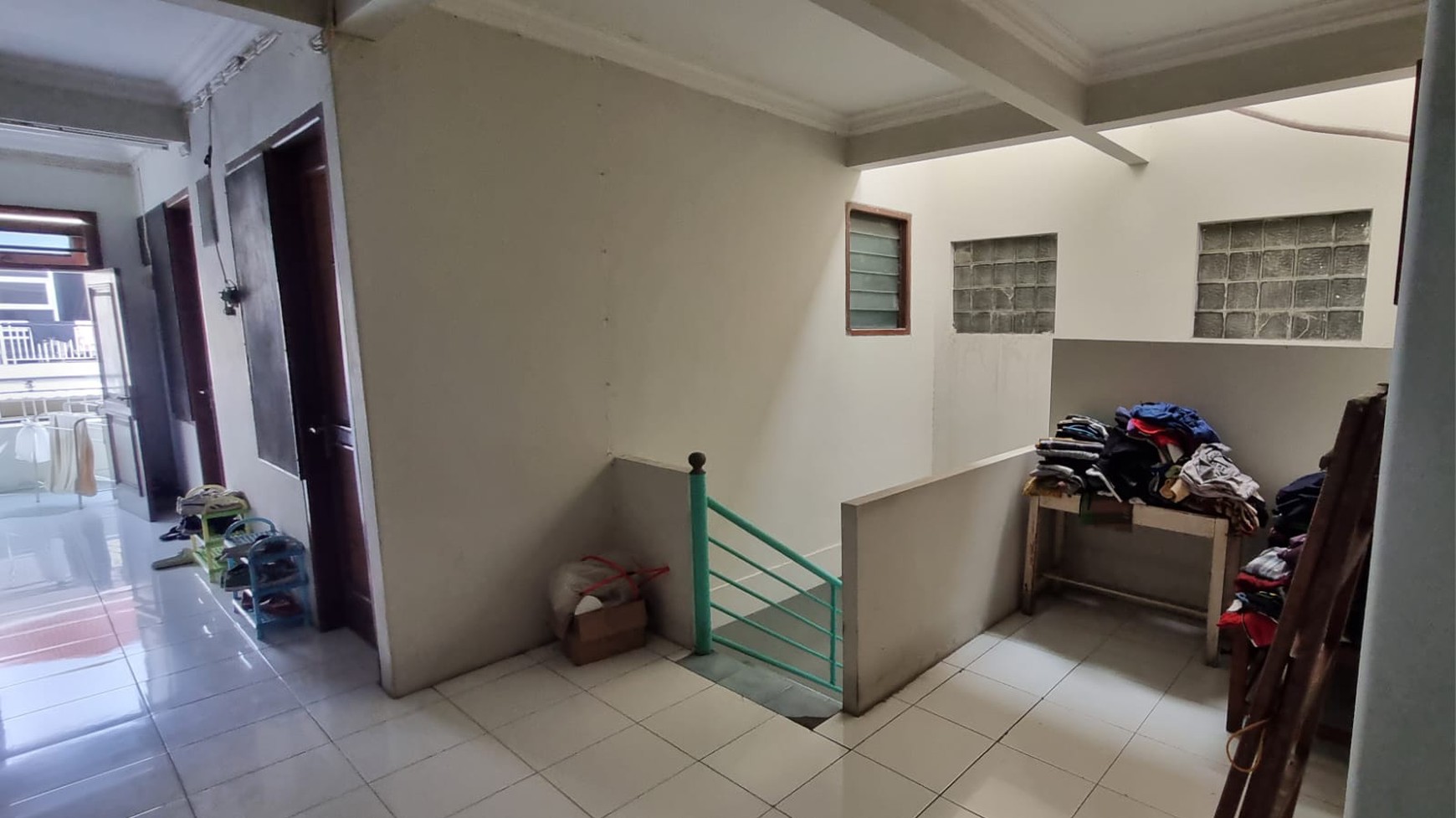 Dijual Rumah Kos Rungkut Mejoyo Utara Surabaya Dekat Ubaya - Full Furnished - Aktif Operasional - Row Jalan Lebar 3 Mobil