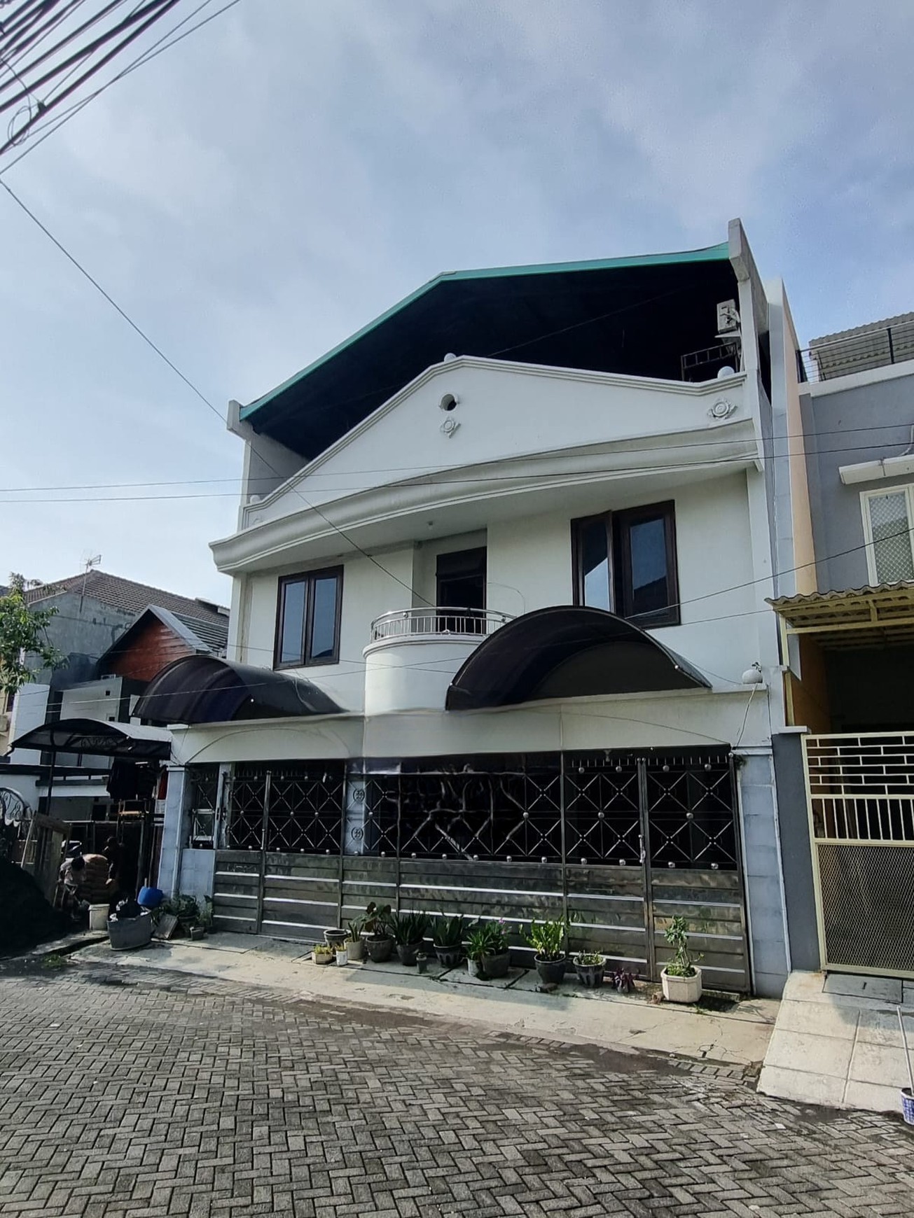Dijual Rumah Kos Rungkut Mejoyo Utara Surabaya Dekat Ubaya - Full Furnished - Aktif Operasional - Row Jalan Lebar 3 Mobil