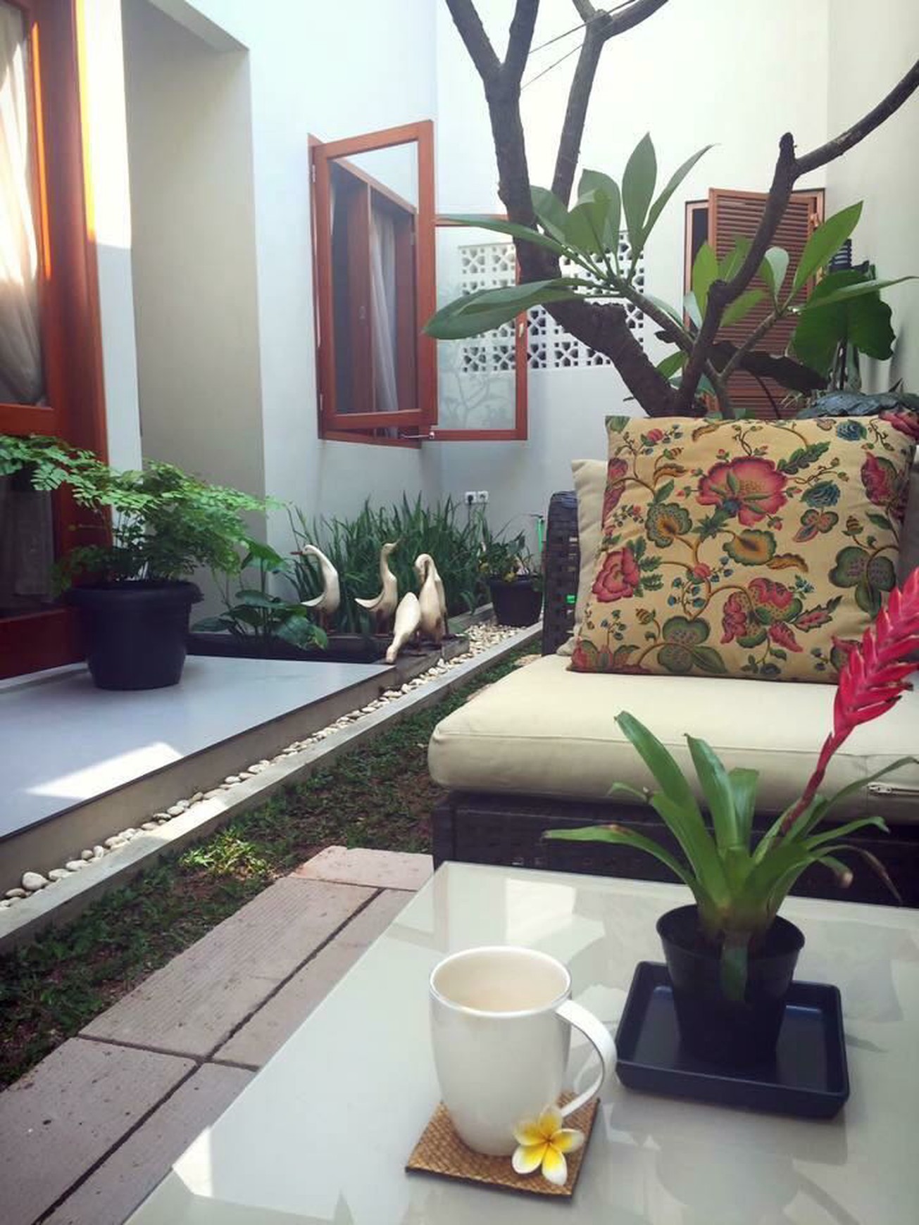 Rumah bagus, cantik, Fully Furnished di Bintaro- Jakarta Selatan