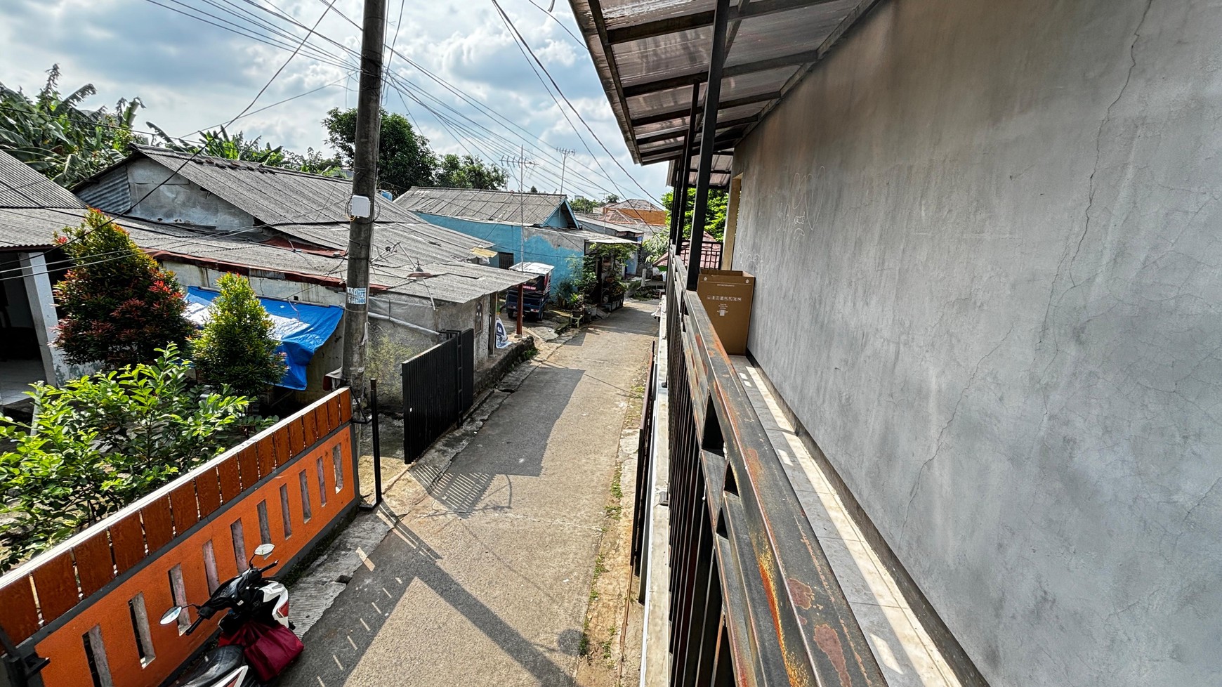 Rumah Besar Lahan 788 m2, Bonus Kos2an 12 Kamar Di Rawalumbu Bekasi, Hanya 5 Menit Dari Jalan Raya Narogong