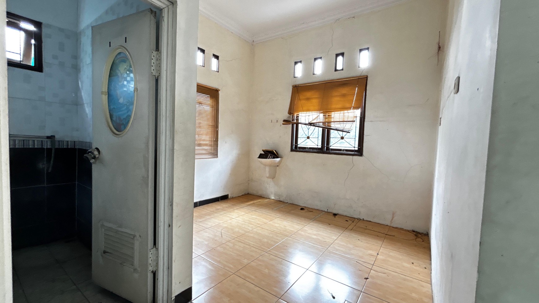 Rumah Besar Lahan 788 m2, Bonus Kos2an 12 Kamar Di Rawalumbu Bekasi, Hanya 5 Menit Dari Jalan Raya Narogong