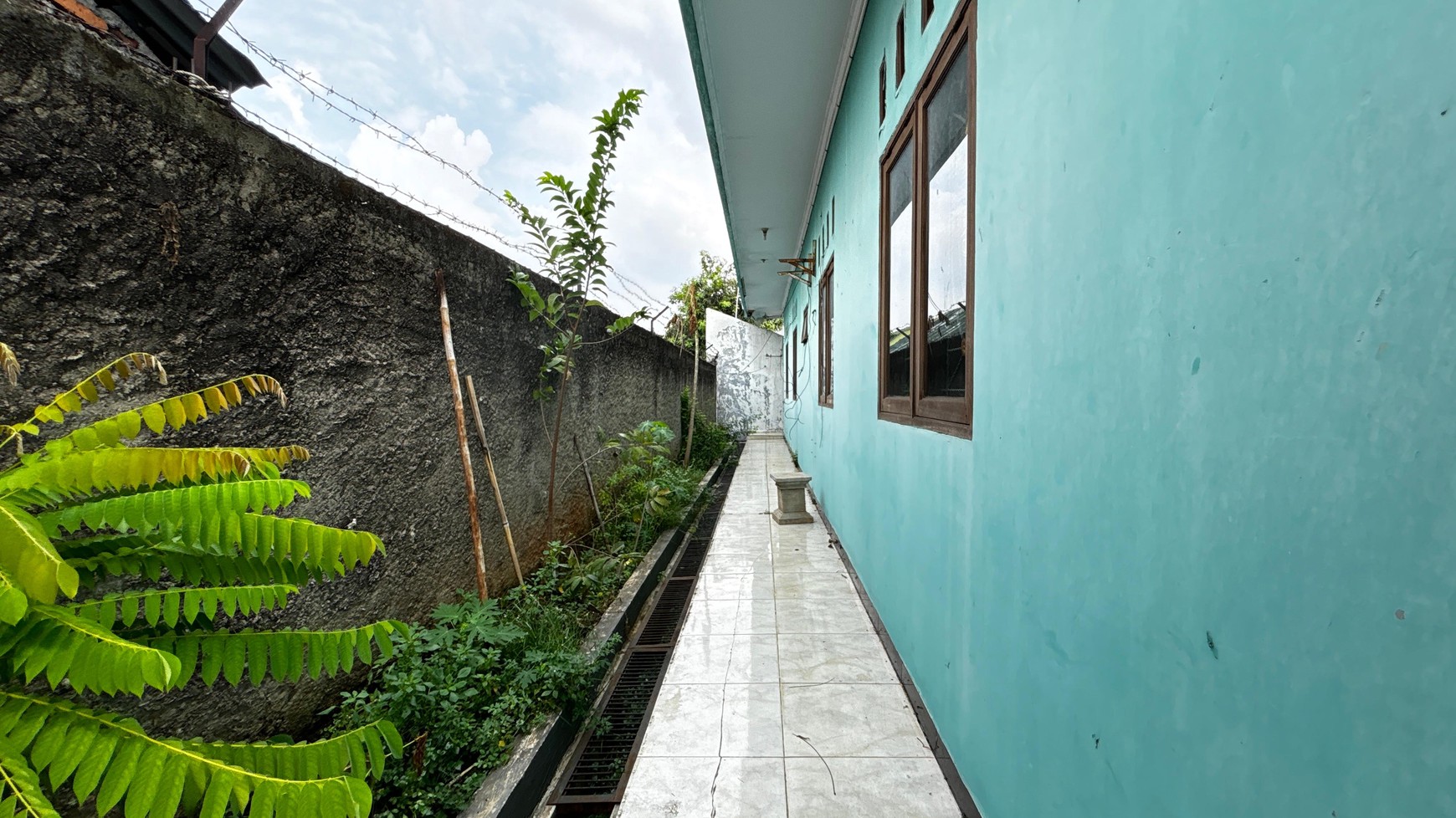 Rumah Besar Lahan 788 m2, Bonus Kos2an 12 Kamar Di Rawalumbu Bekasi, Hanya 5 Menit Dari Jalan Raya Narogong
