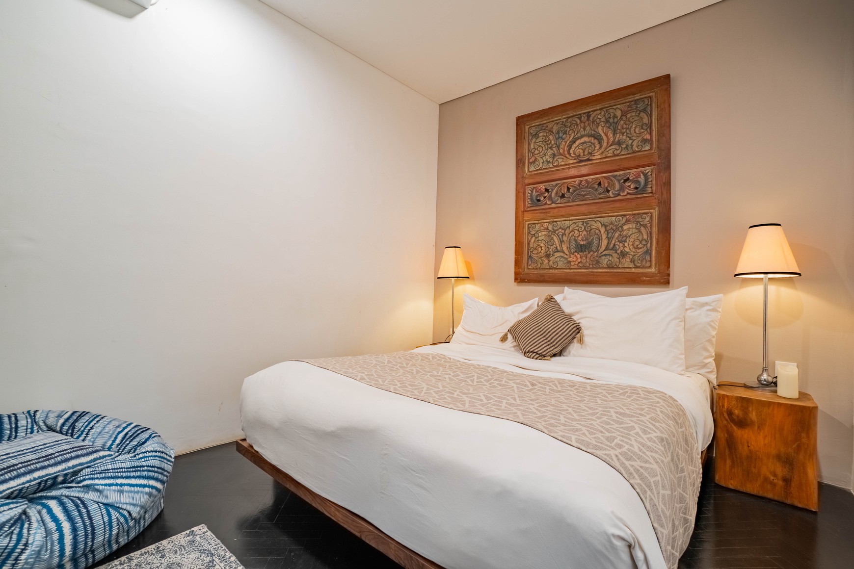Villa Tropis Dekat Canggu, Suasana Asri & Tenang di Munggu, Bali