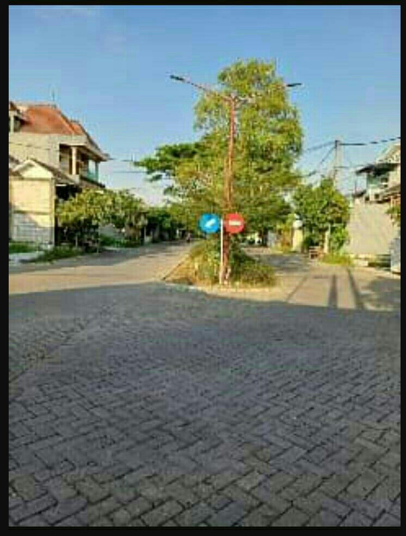1913. Rumah Swan Menganti Mas Regency Gresik