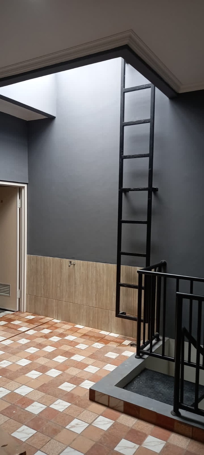 Rumah Klasik Siap Huni Di Kreo Larangan.
