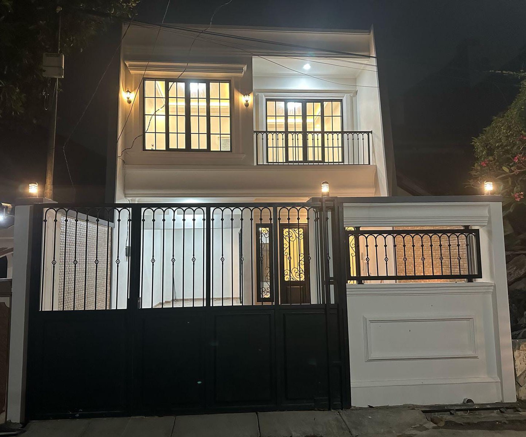 Rumah Klasik Siap Huni Di Kreo Larangan.