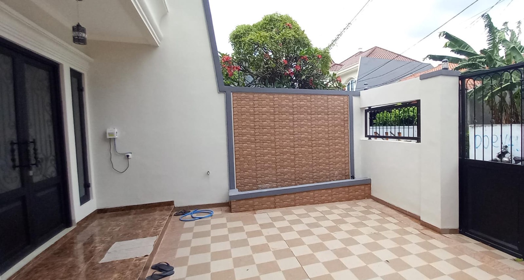 Rumah Klasik Siap Huni Di Kreo Larangan, Ciledug