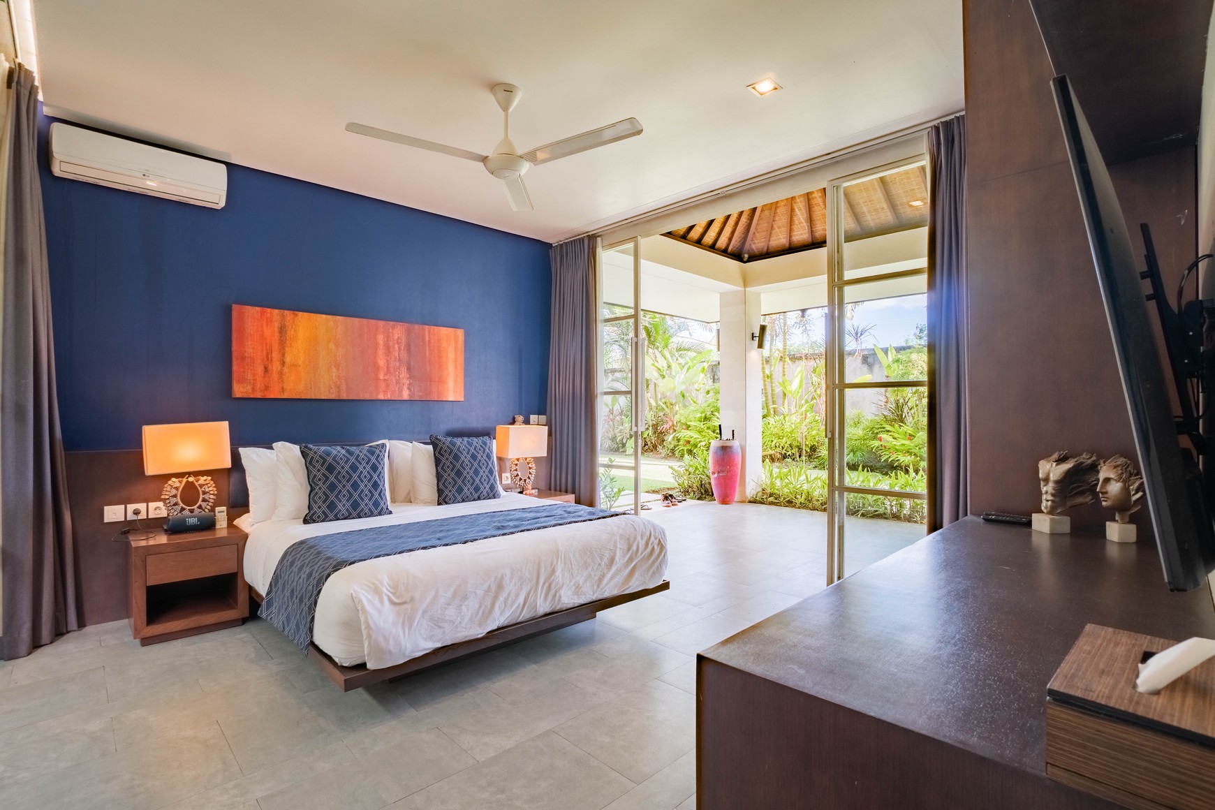 Villa Siap Huni dengan Kebun Luas di Munggu, Bali Utara