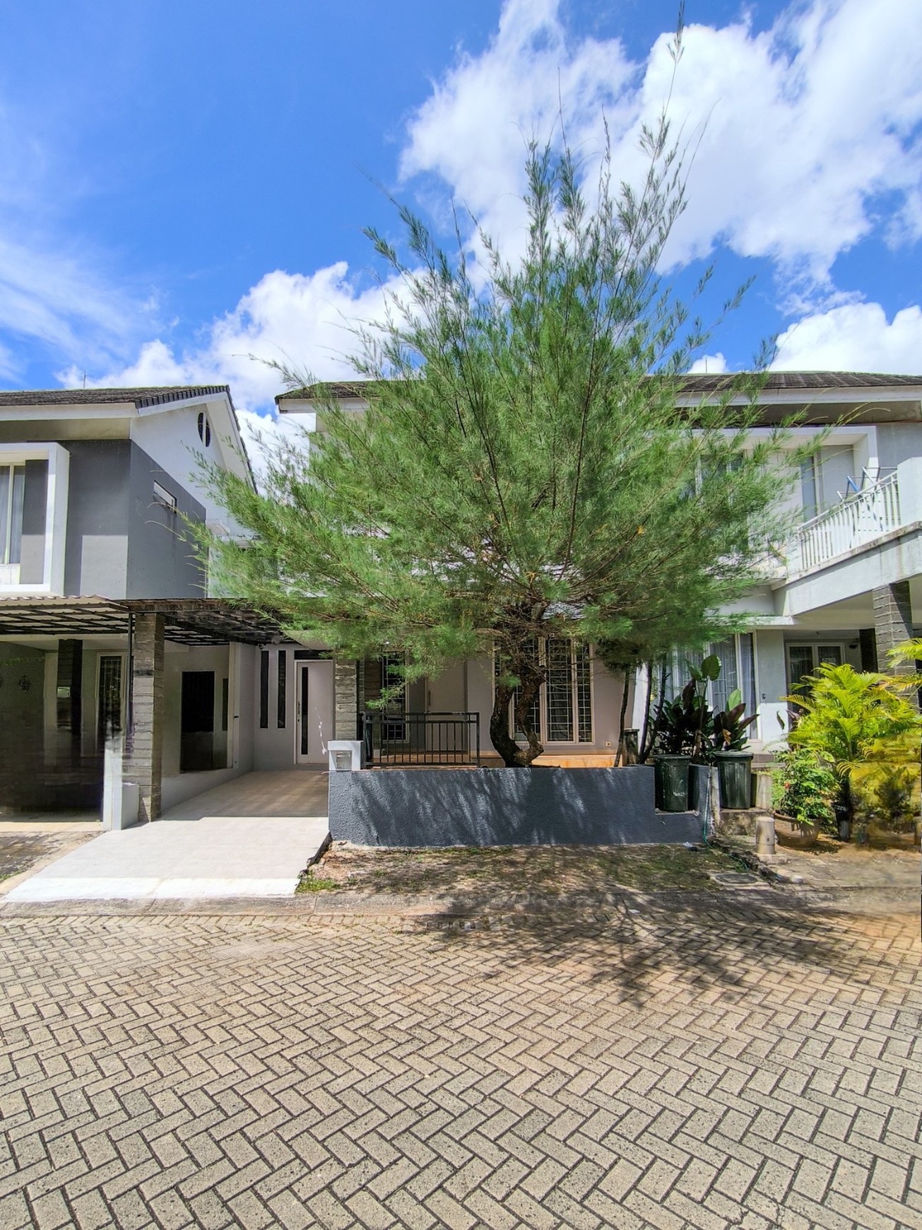 Rumah Bagus Siap Huni Asri di Emerald View, Bintaro Jaya Sektor 9