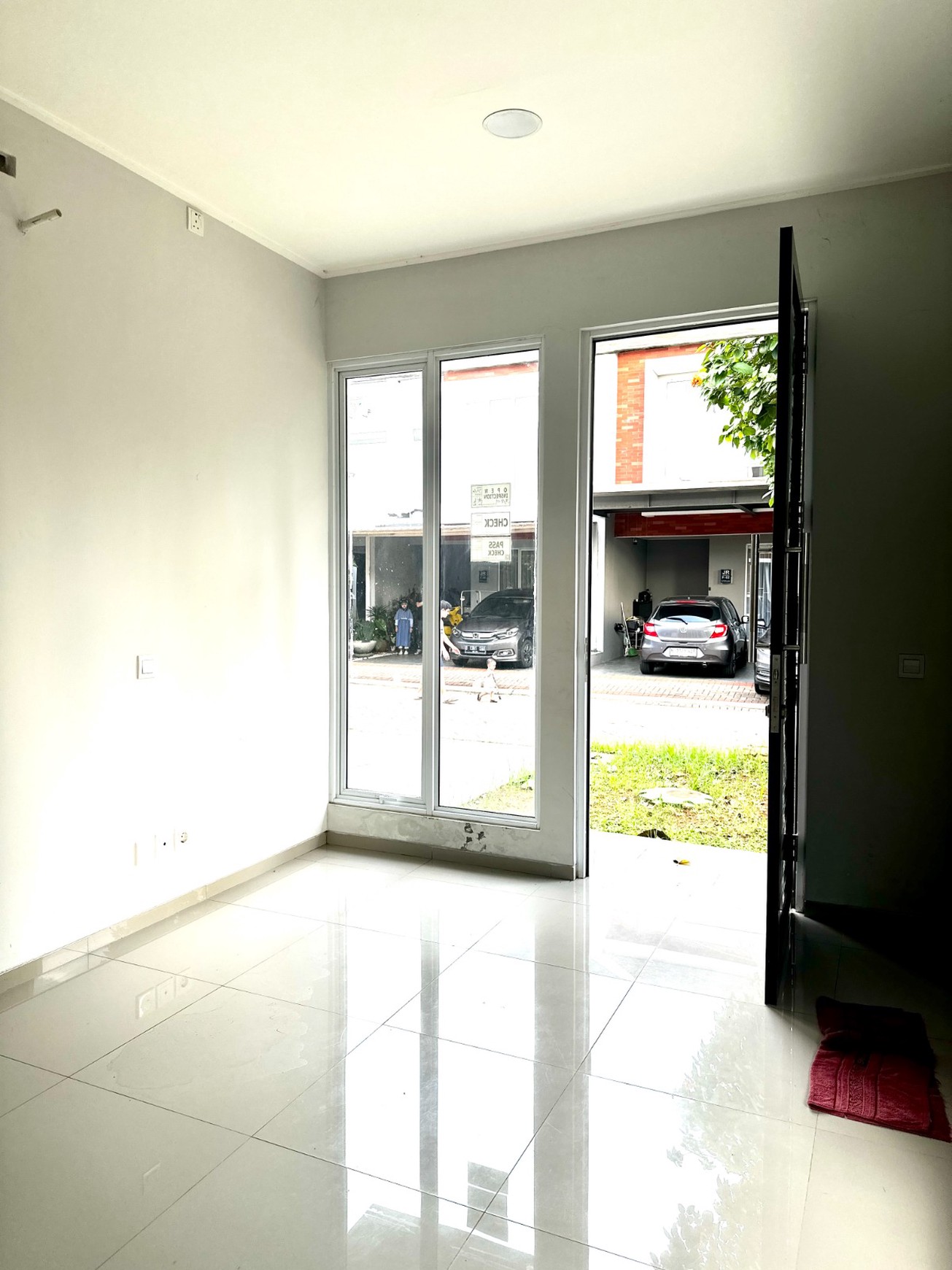 Rumah posisi hoek,keamanan 24 jam di Bintaro Jaya
