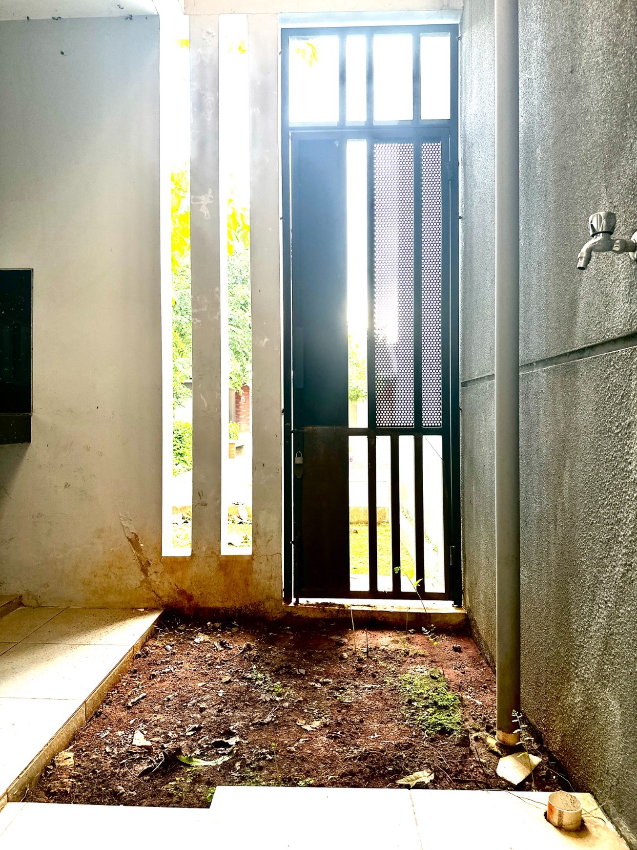Rumah posisi hoek,keamanan 24 jam di Bintaro Jaya