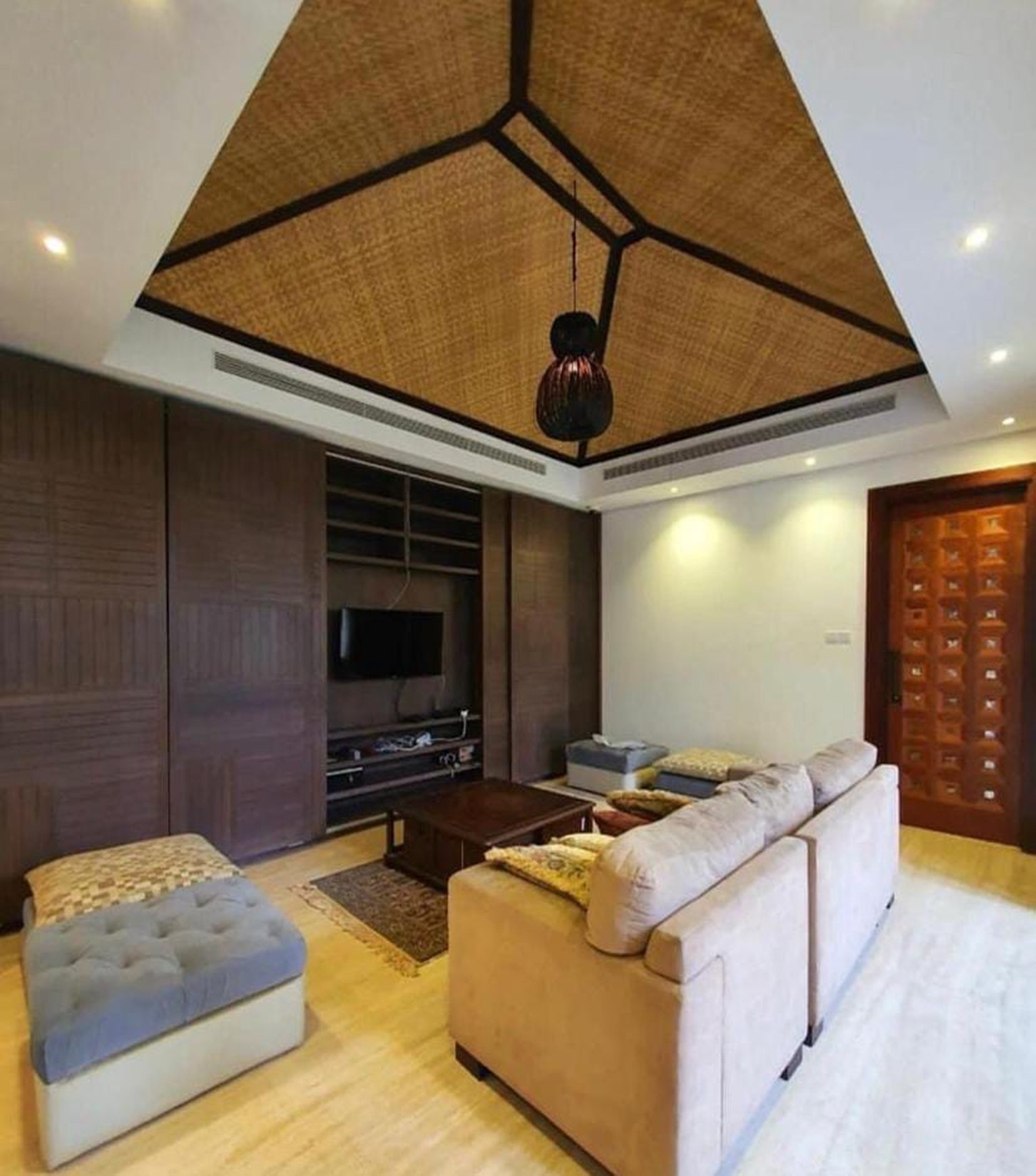 Rumah Luas SHM 3 Lantai Mewah di Tengah Kota @Jakarta Selatan