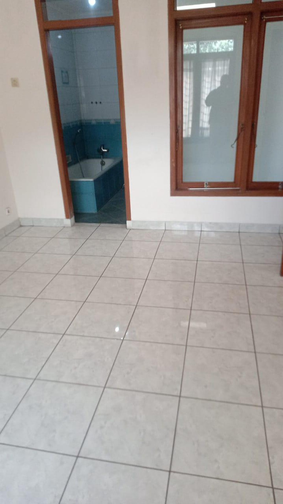 DIJUAL RUKAN2 LANTAI (RUMAH&KANTOR) LOKASI STRATEGIS, DI TENGAH KOTA PUSAT BISNIS/PERKANTORAN,KULINER