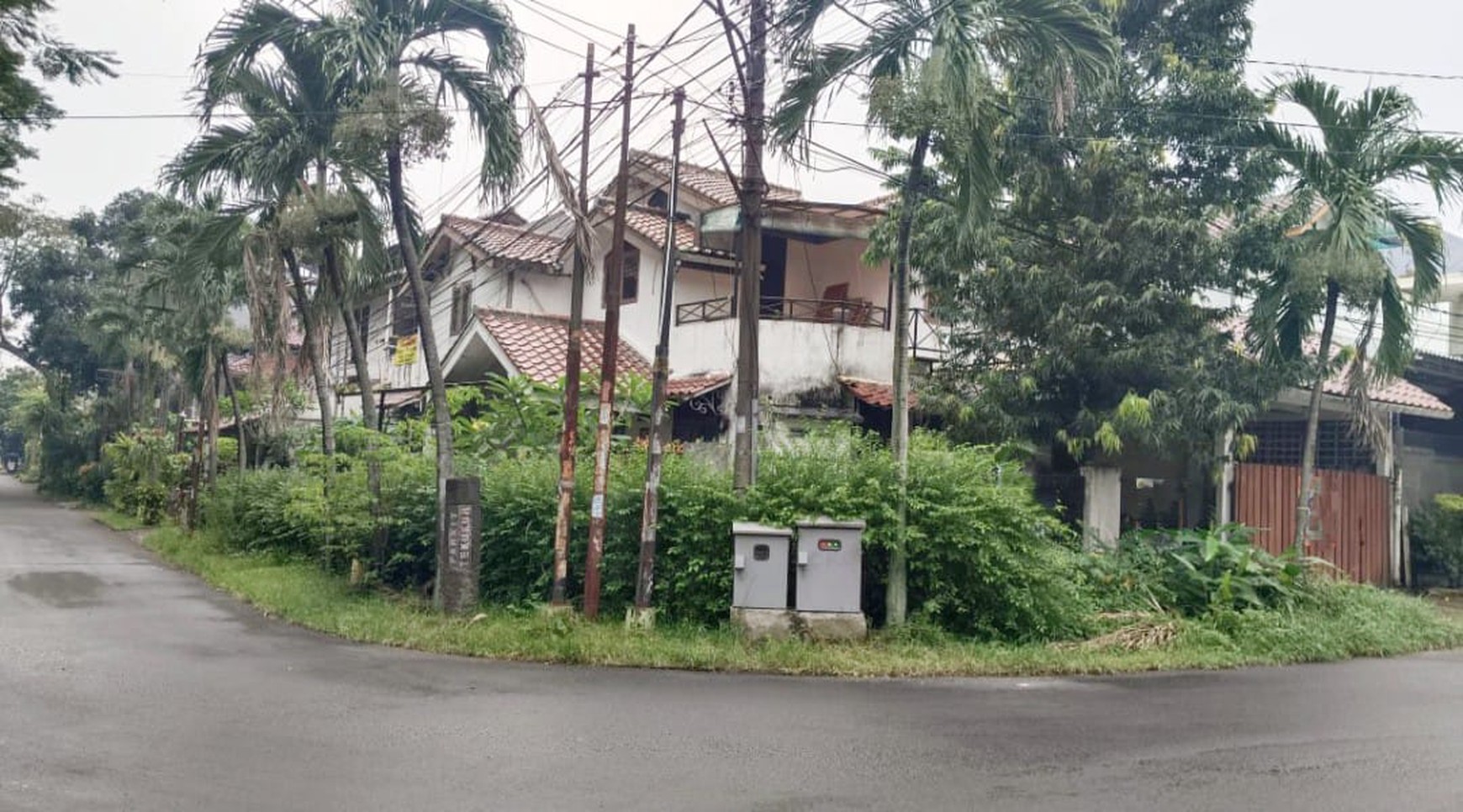 Dijual Rumah di hook Bintaro Sek 2