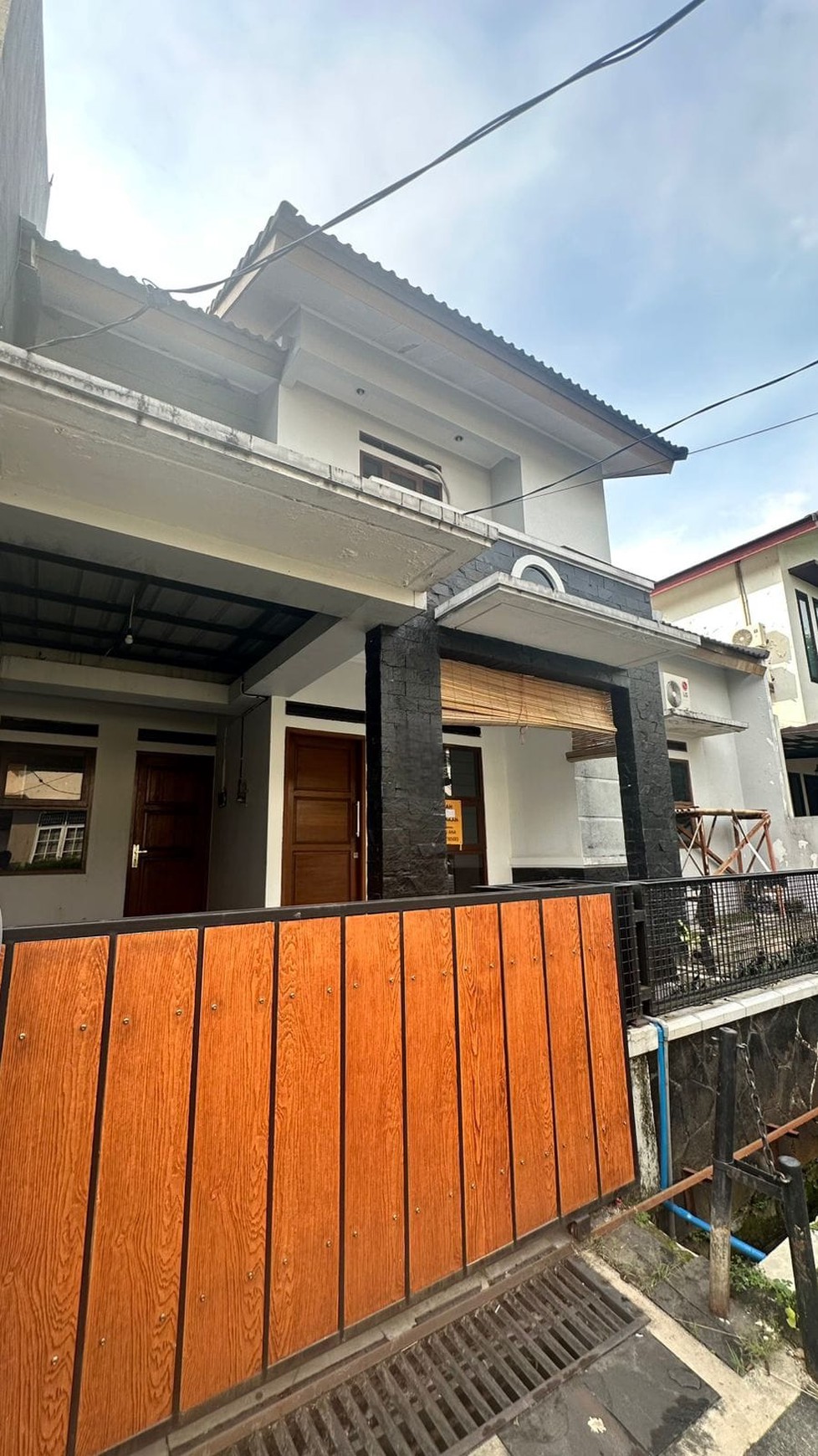 Disewakan Rumah Cantik 2 Lantai Siap Huni @Bintaro -Sektor 9