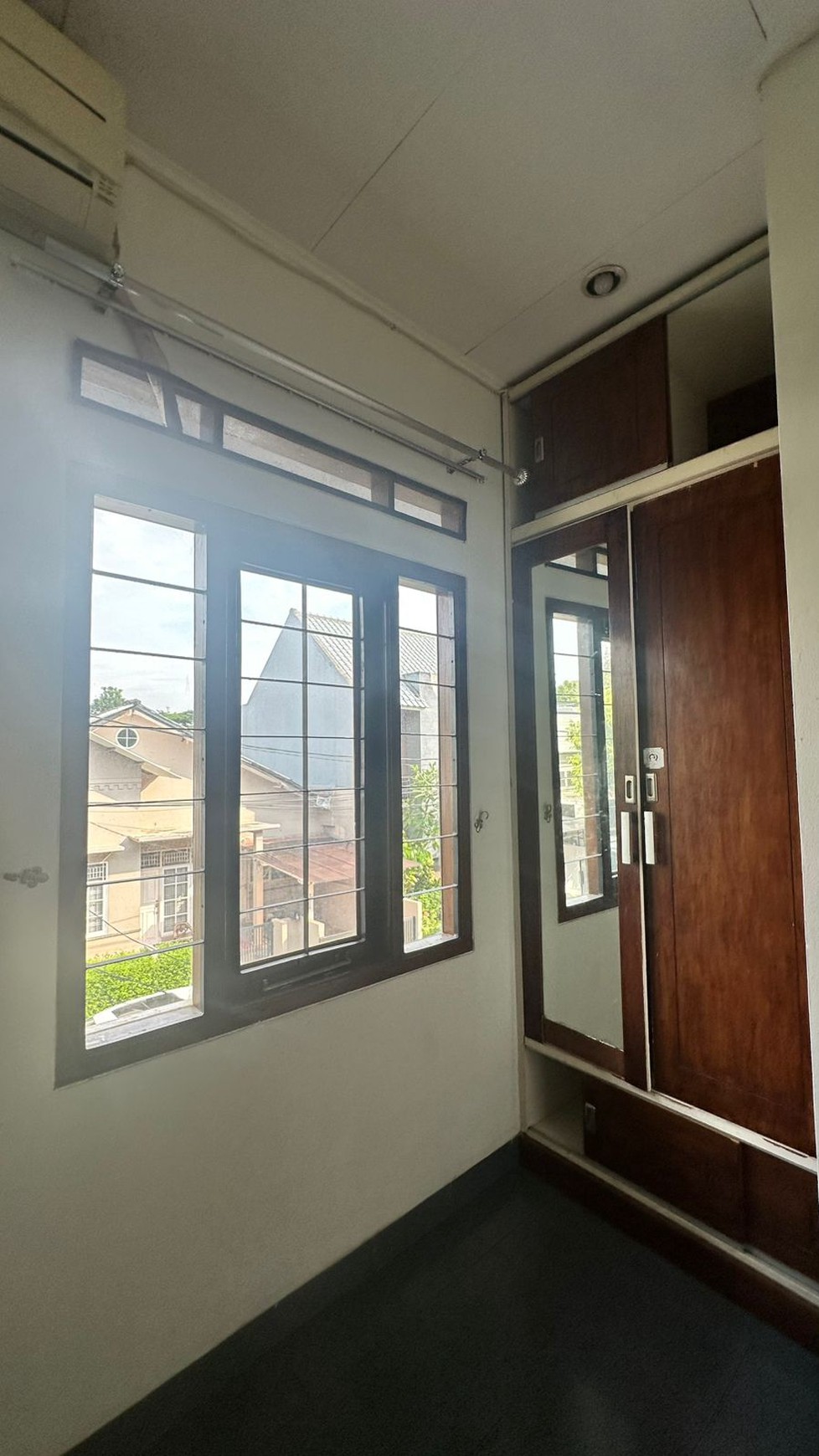 Disewakan Rumah Cantik 2 Lantai Siap Huni @Bintaro -Sektor 9