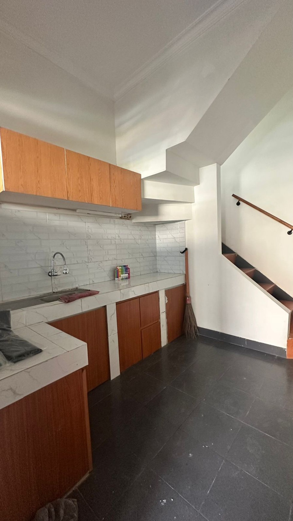 Disewakan Rumah Cantik 2 Lantai Siap Huni @Bintaro -Sektor 9