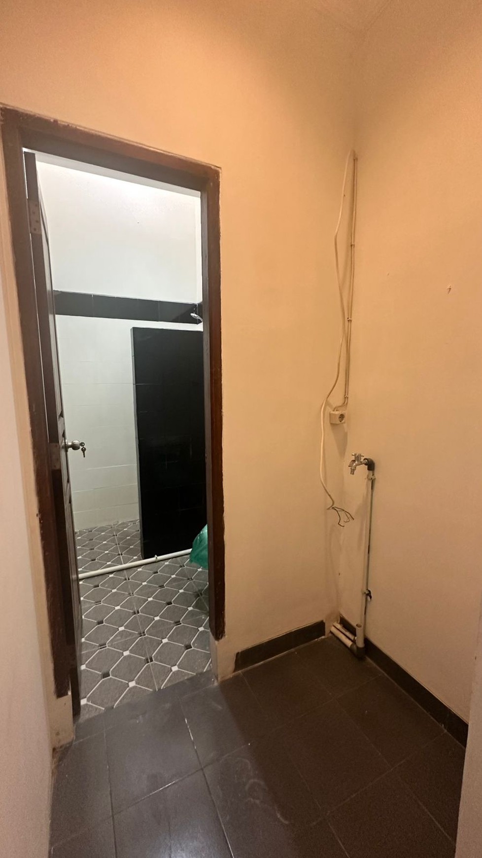 Disewakan Rumah Cantik 2 Lantai Siap Huni @Bintaro -Sektor 9