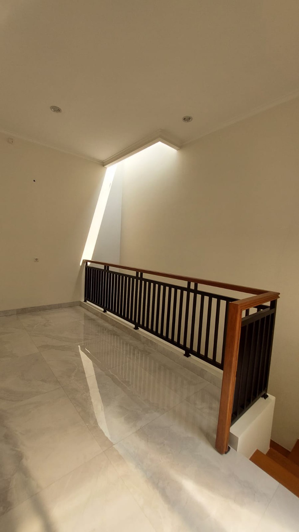 Rumah Brand New  di cluster  Pondok Karya Bintaro Tangsel