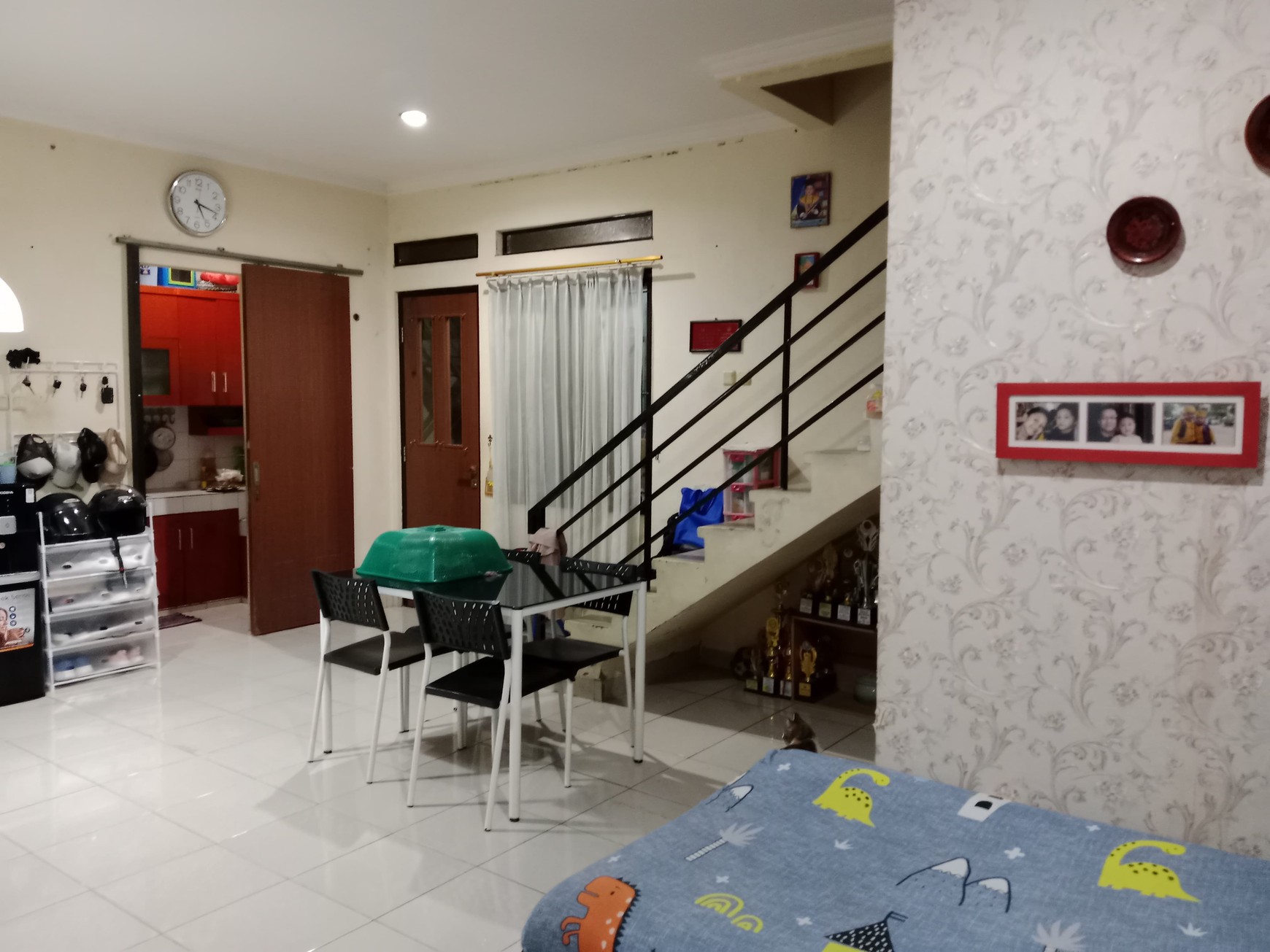 Rumah Hook Siap Huni di Cirendeu, Ciputat