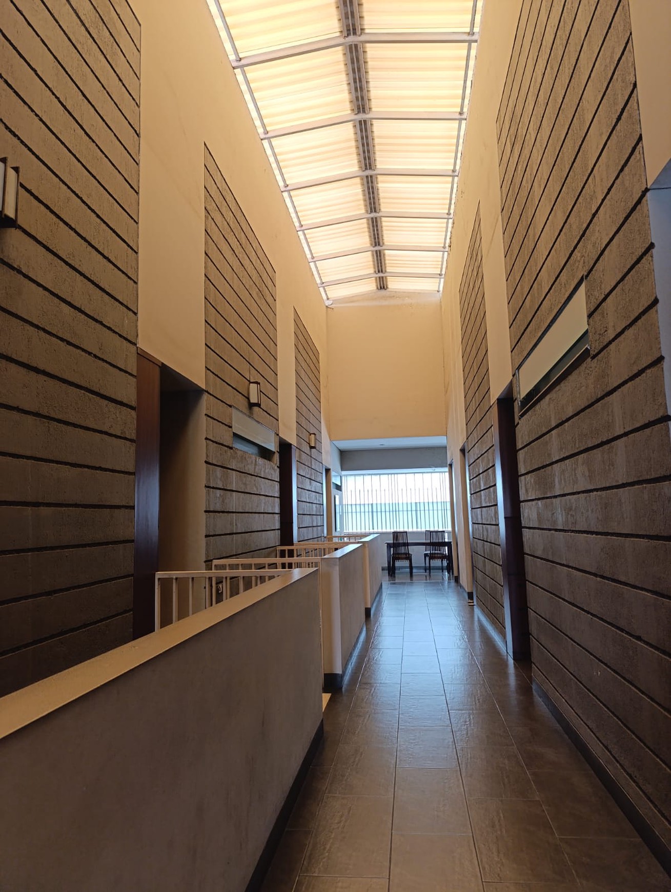 Dijual Cepat Rumah Kost-kostan yang sedang berjalan didaerah Lippo Karawaci dekat dengan Universitas Pelita Harapan 