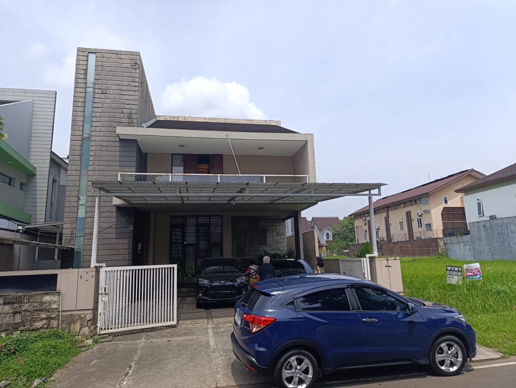 Dijual Cepat Rumah Kost-kostan yang sedang berjalan didaerah Lippo Karawaci dekat dengan Universitas Pelita Harapan 