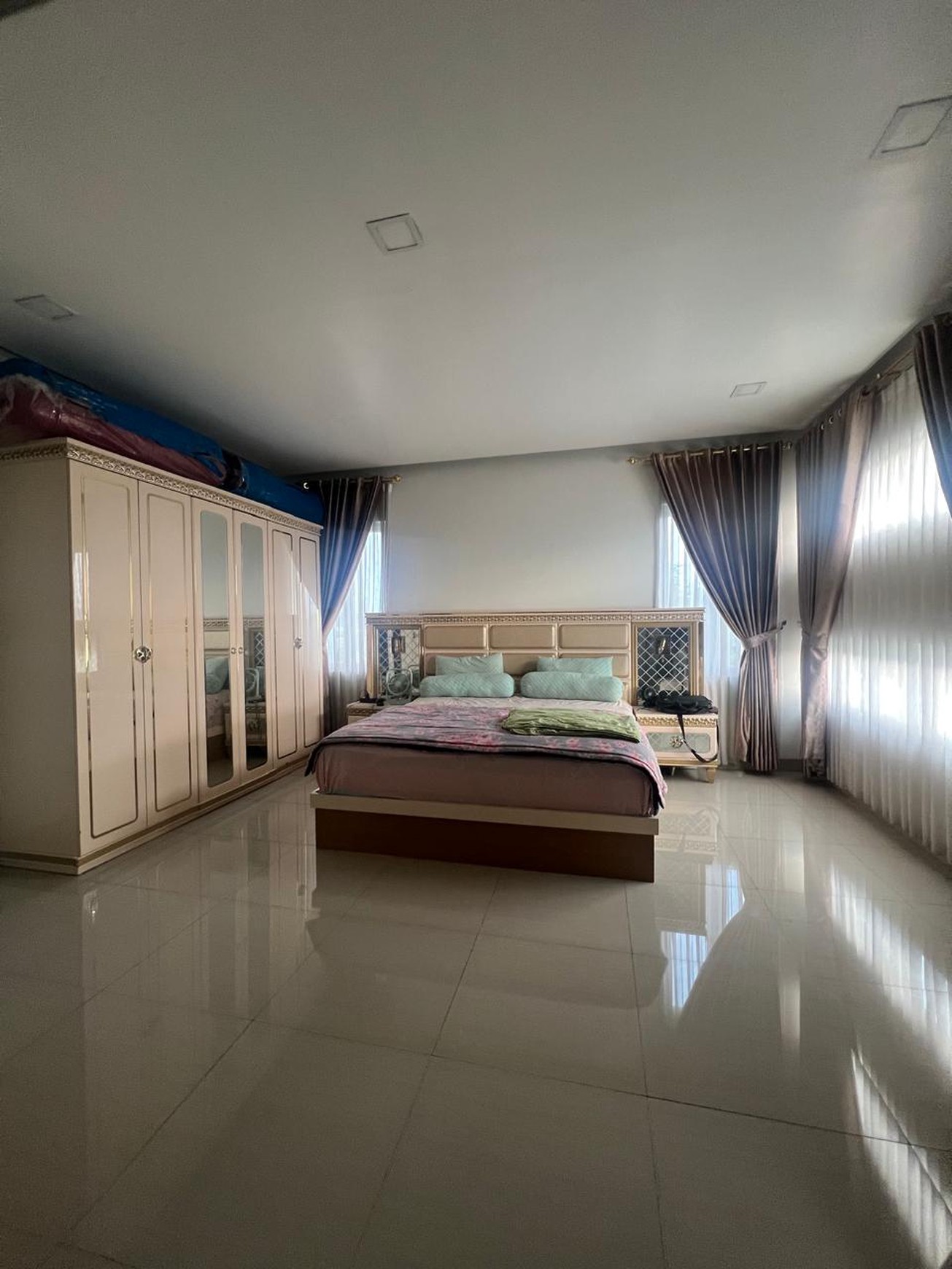 Rumah Mandiri 3 Lantai Depan Taman The Icon BSD city 