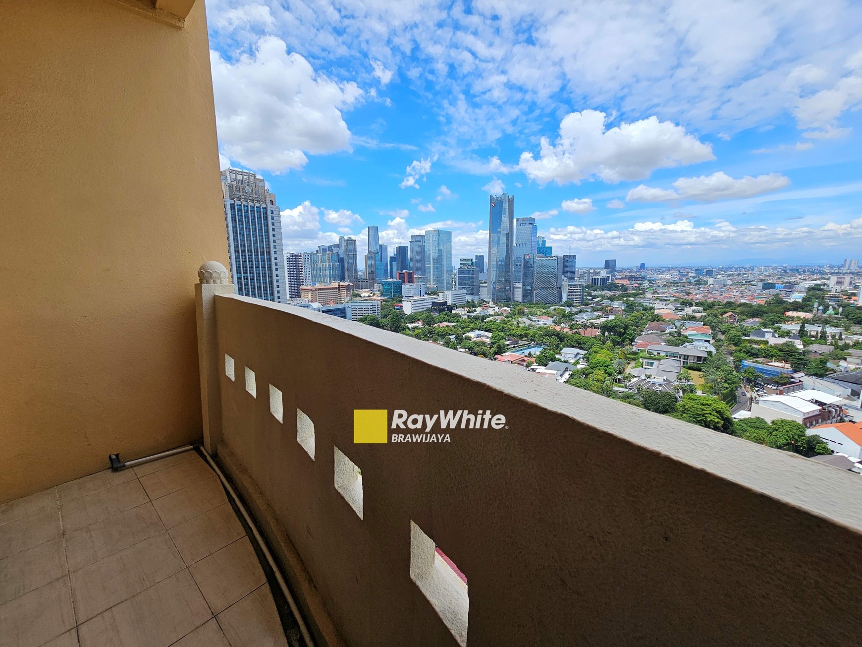 Apartemen Kusuma Candra, SCBD Sudirman, Jakarta Sekatan, dekat MRT Istora Mandiri