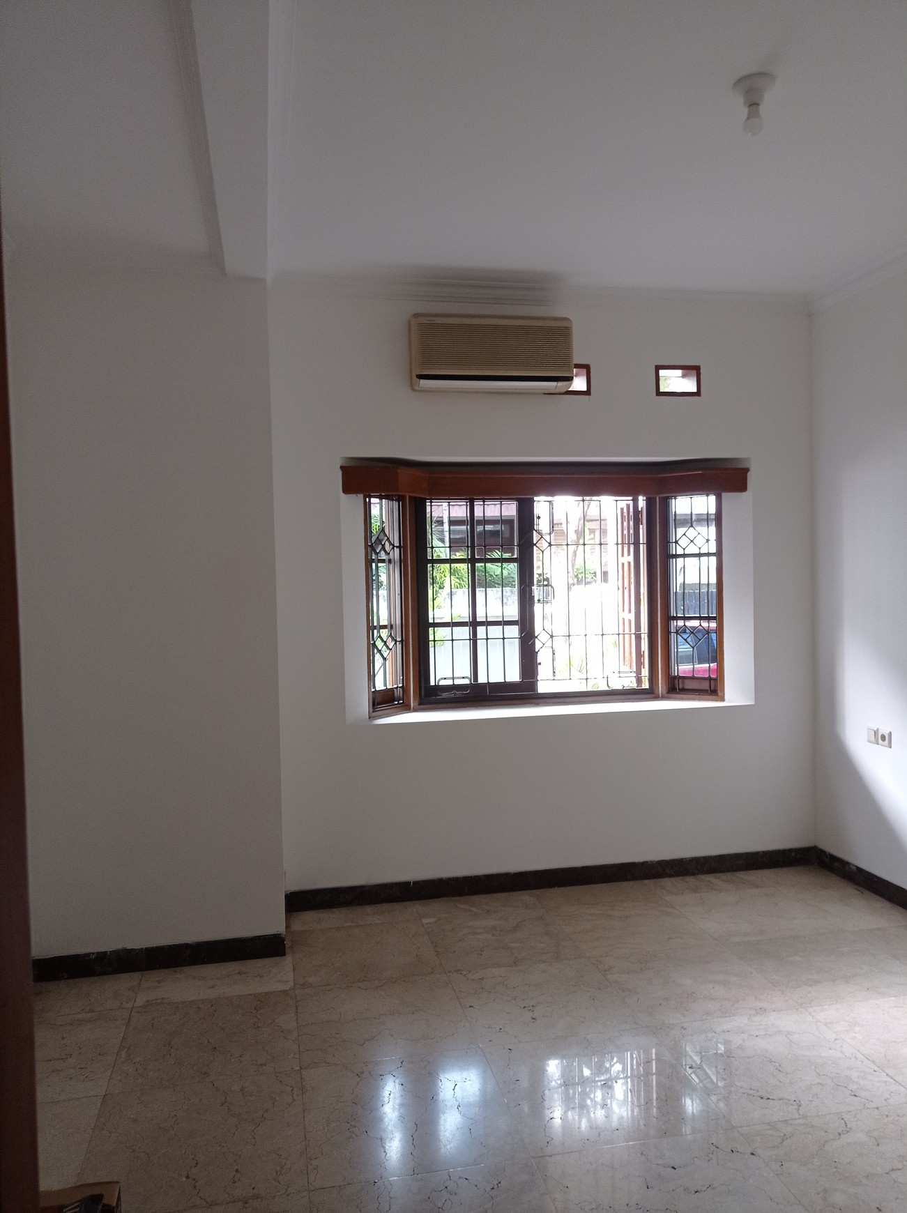 RUMAH DIJUAL JALAN CIAWI KEBAYORAN BARU JAKARTA SELATAN