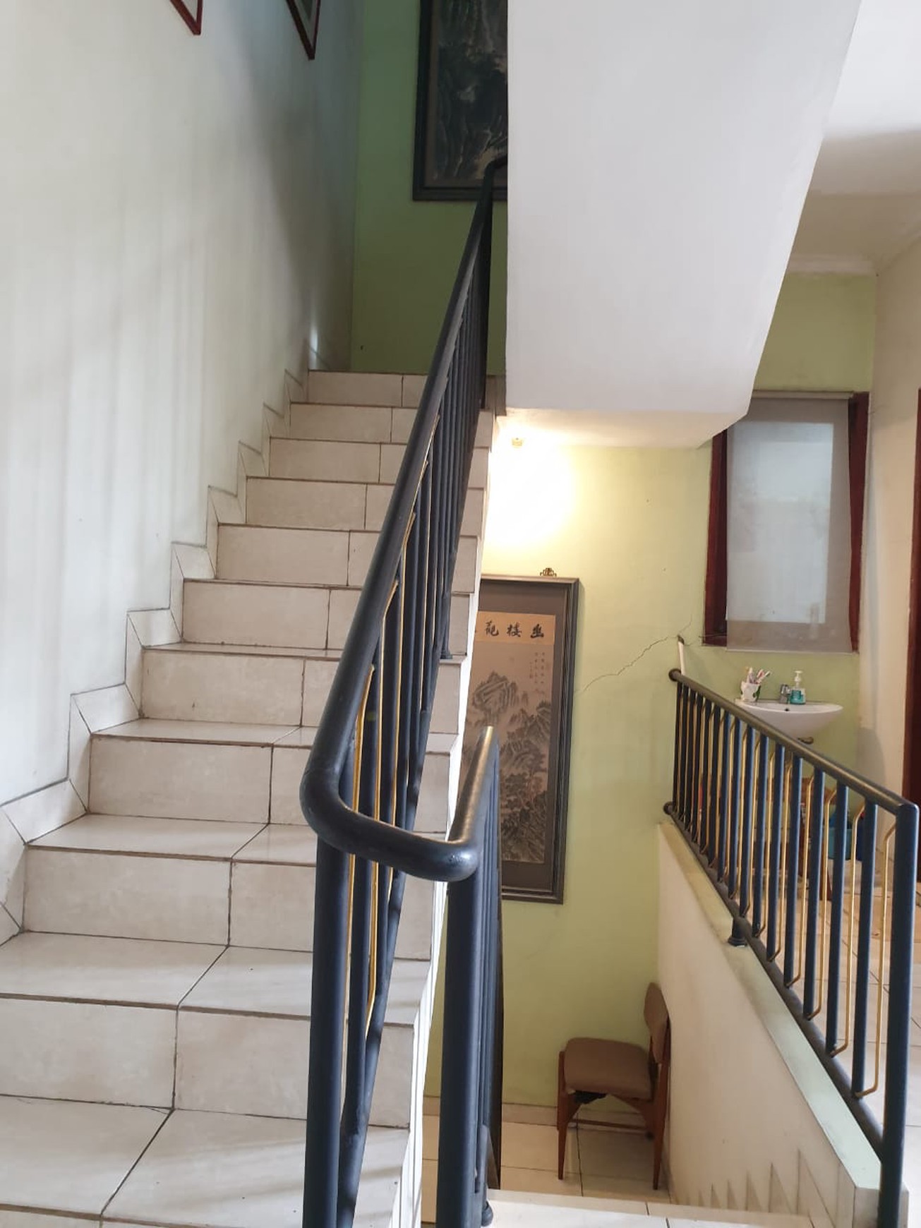 Rumah diarea perdagangan 3 unit jadi 1 Ratu Kemuning Duri Kepa Kebon Jeruk jual segera sampai jadi hot price