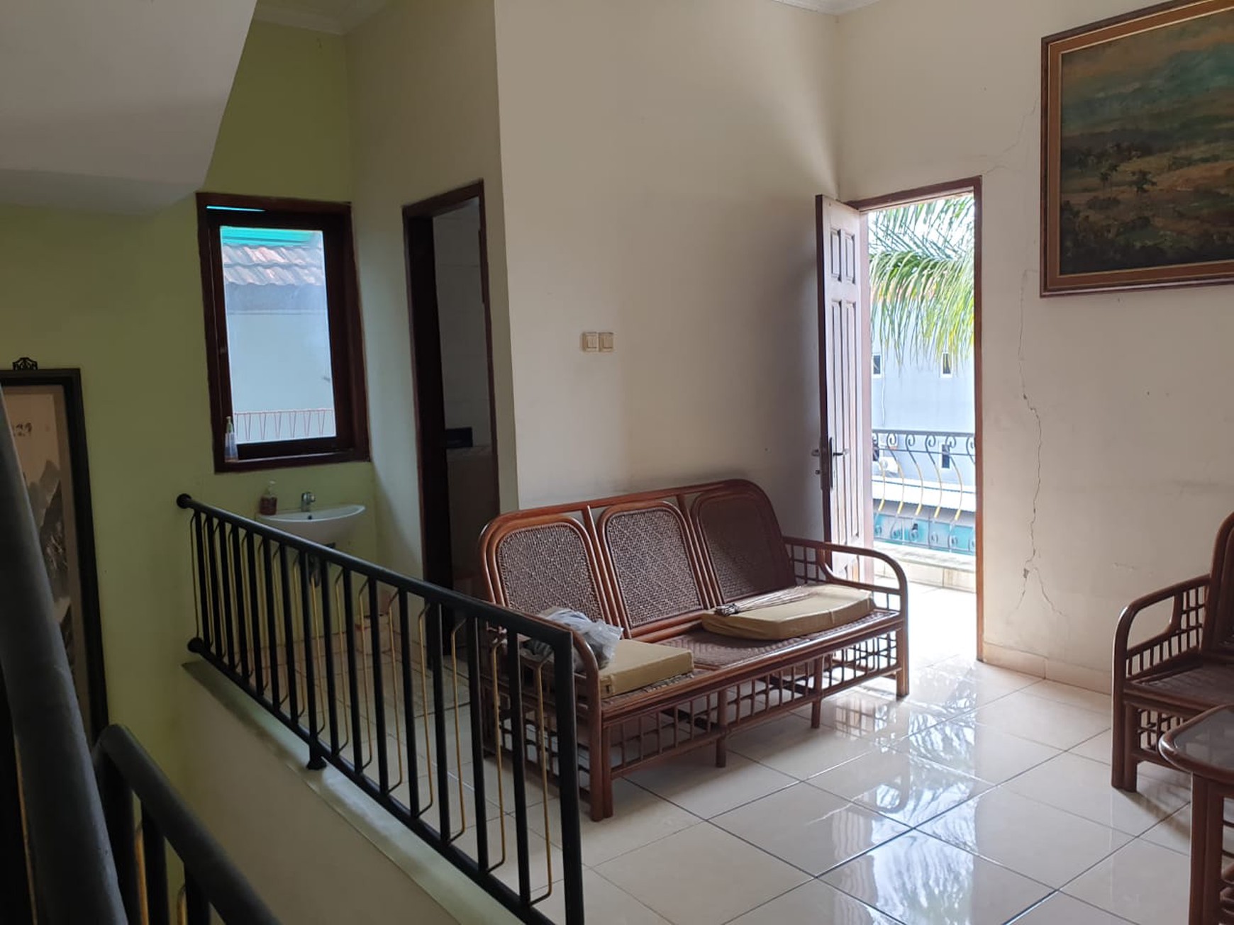 Rumah diarea perdagangan 3 unit jadi 1 Ratu Kemuning Duri Kepa Kebon Jeruk jual segera sampai jadi hot price