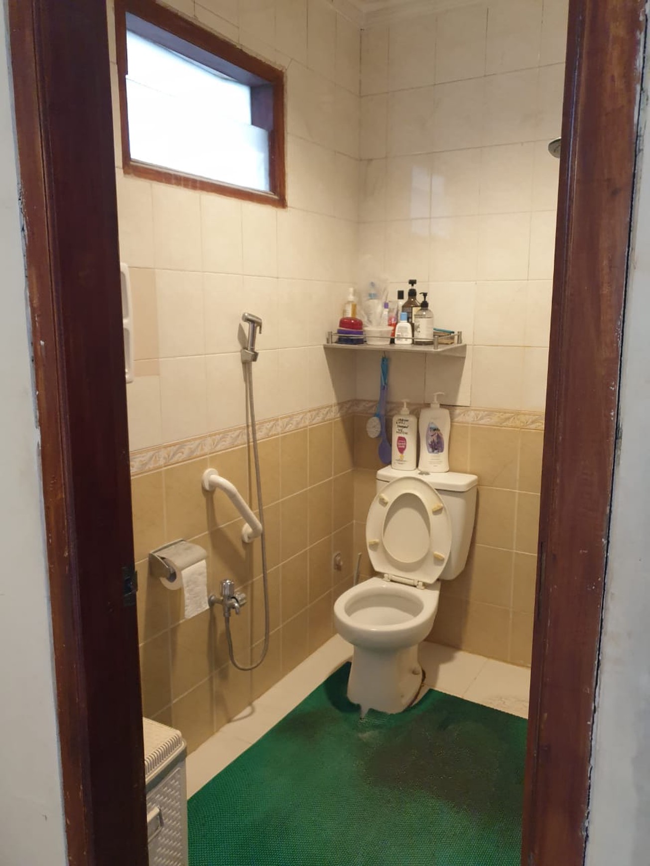 Rumah diarea perdagangan 3 unit jadi 1 Ratu Kemuning Duri Kepa Kebon Jeruk jual segera sampai jadi hot price