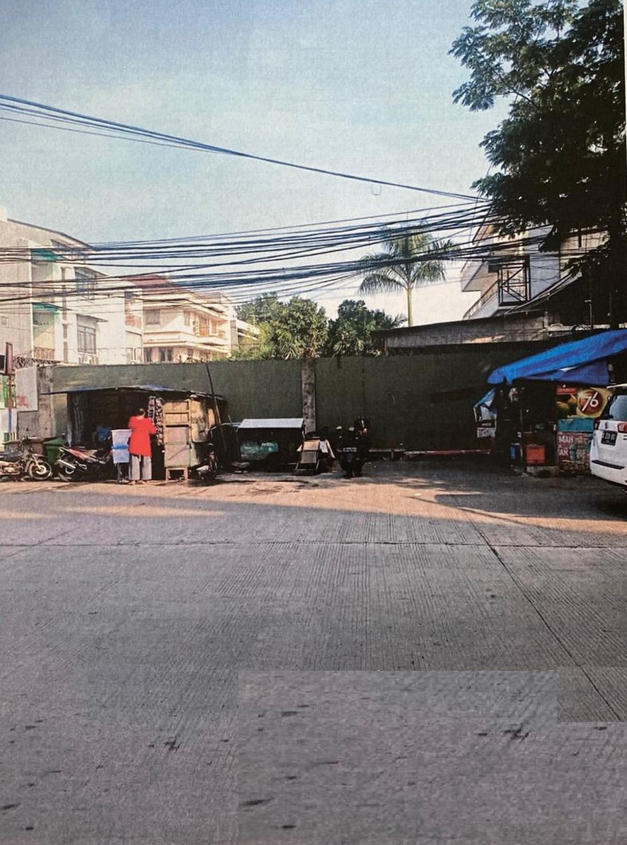 Rumah diarea perdagangan 3 unit jadi 1 Ratu Kemuning Duri Kepa Kebon Jeruk jual segera sampai jadi hot price