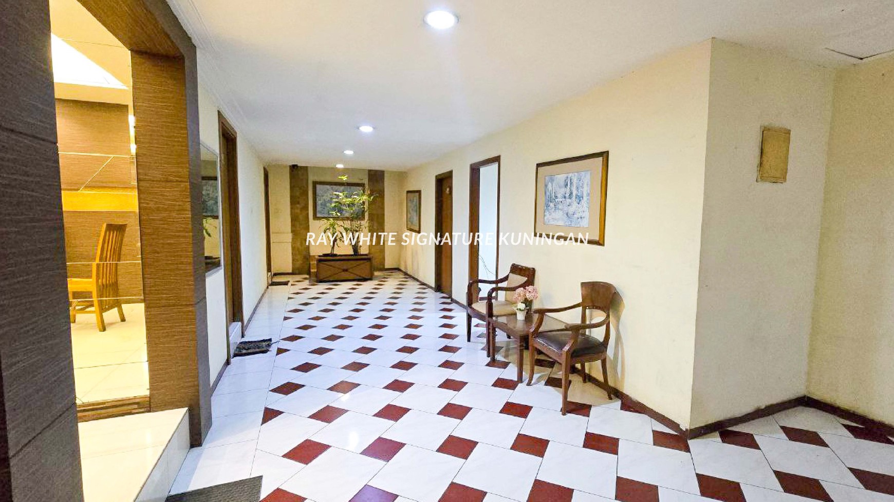 Dijual Gedung Eks Hotel Bintang 1 di Jl. Prapanca Raya, Jakarta Selatan