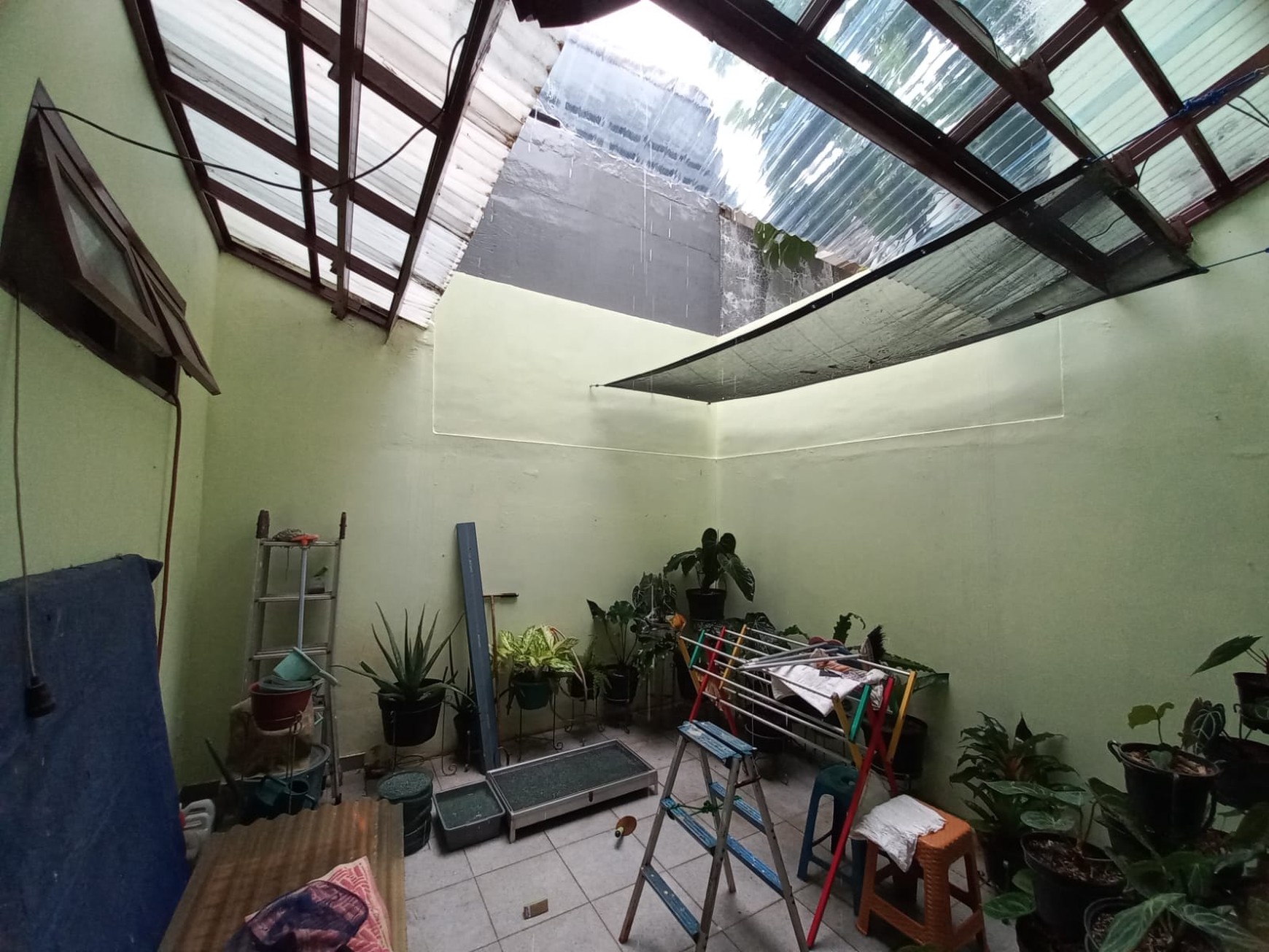 RUMAH NYAMAN DI RAFFLES HILLS CIBUBUR, AKSES MUDAH DARI JAGORAWI - SENTUL CITY