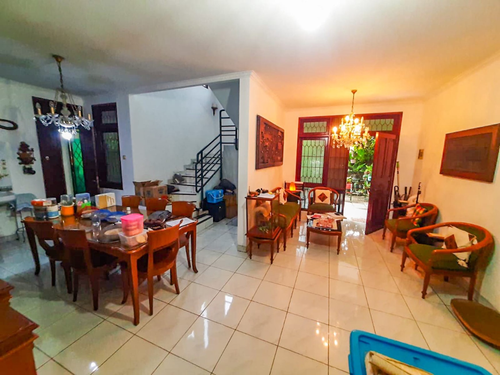 RUMAH NYAMAN DI RAFFLES HILLS CIBUBUR, AKSES MUDAH DARI JAGORAWI, SENTUL CITY.