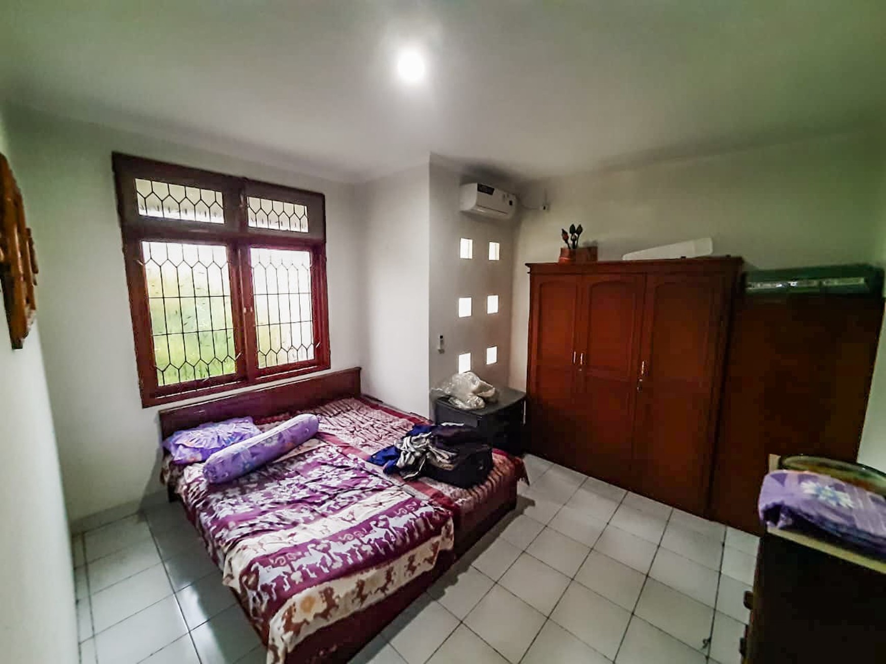 RUMAH NYAMAN DI RAFFLES HILLS CIBUBUR, AKSES MUDAH DARI JAGORAWI, SENTUL CITY.