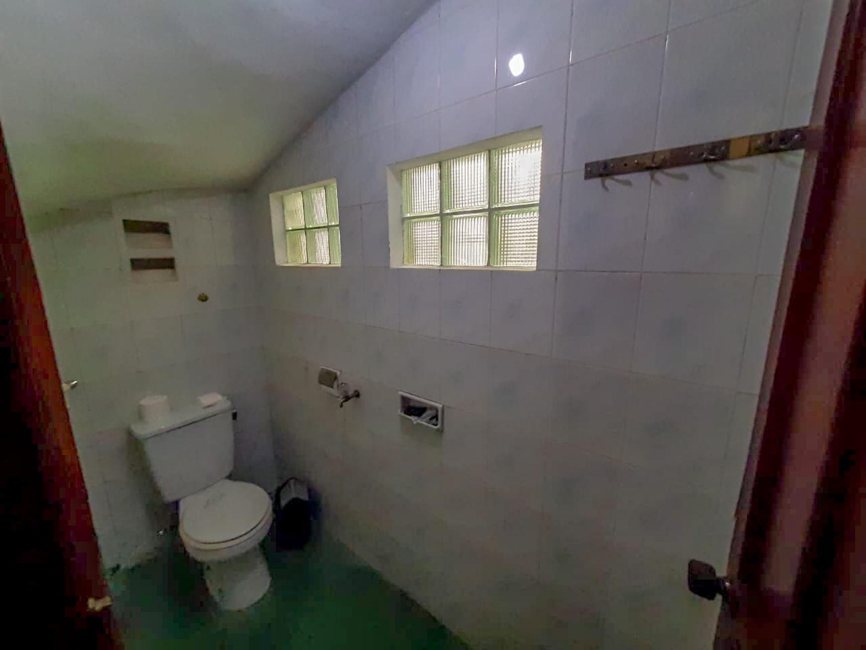 RUMAH NYAMAN DI RAFFLES HILLS CIBUBUR, AKSES MUDAH DARI JAGORAWI, SENTUL CITY.
