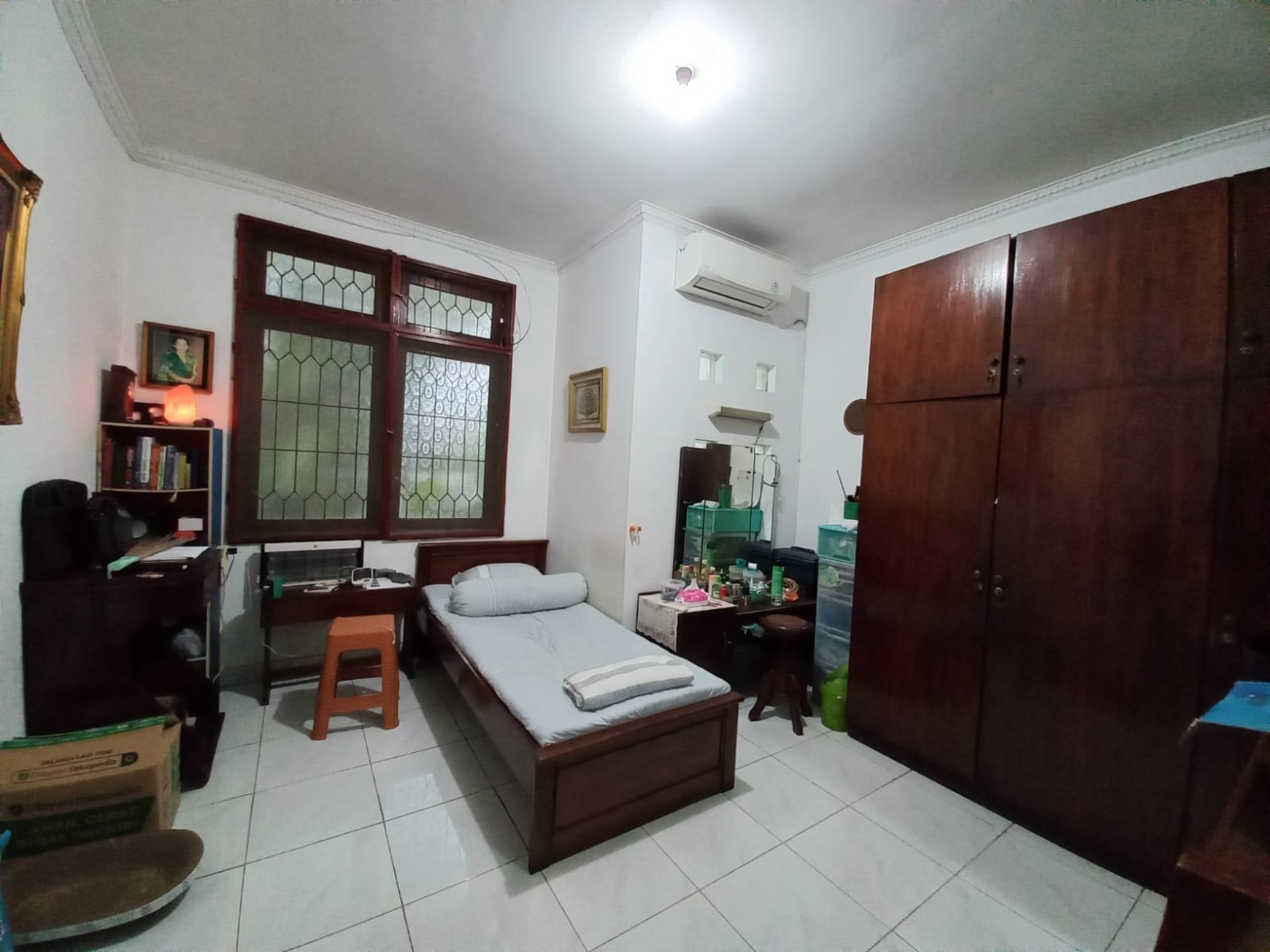 RUMAH NYAMAN DI RAFFLES HILLS CIBUBUR, AKSES MUDAH DARI JAGORAWI, SENTUL CITY.
