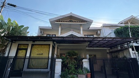 RUMAH BINTARO JAYA SEKTOR 1, JAKARTA SELATAN.