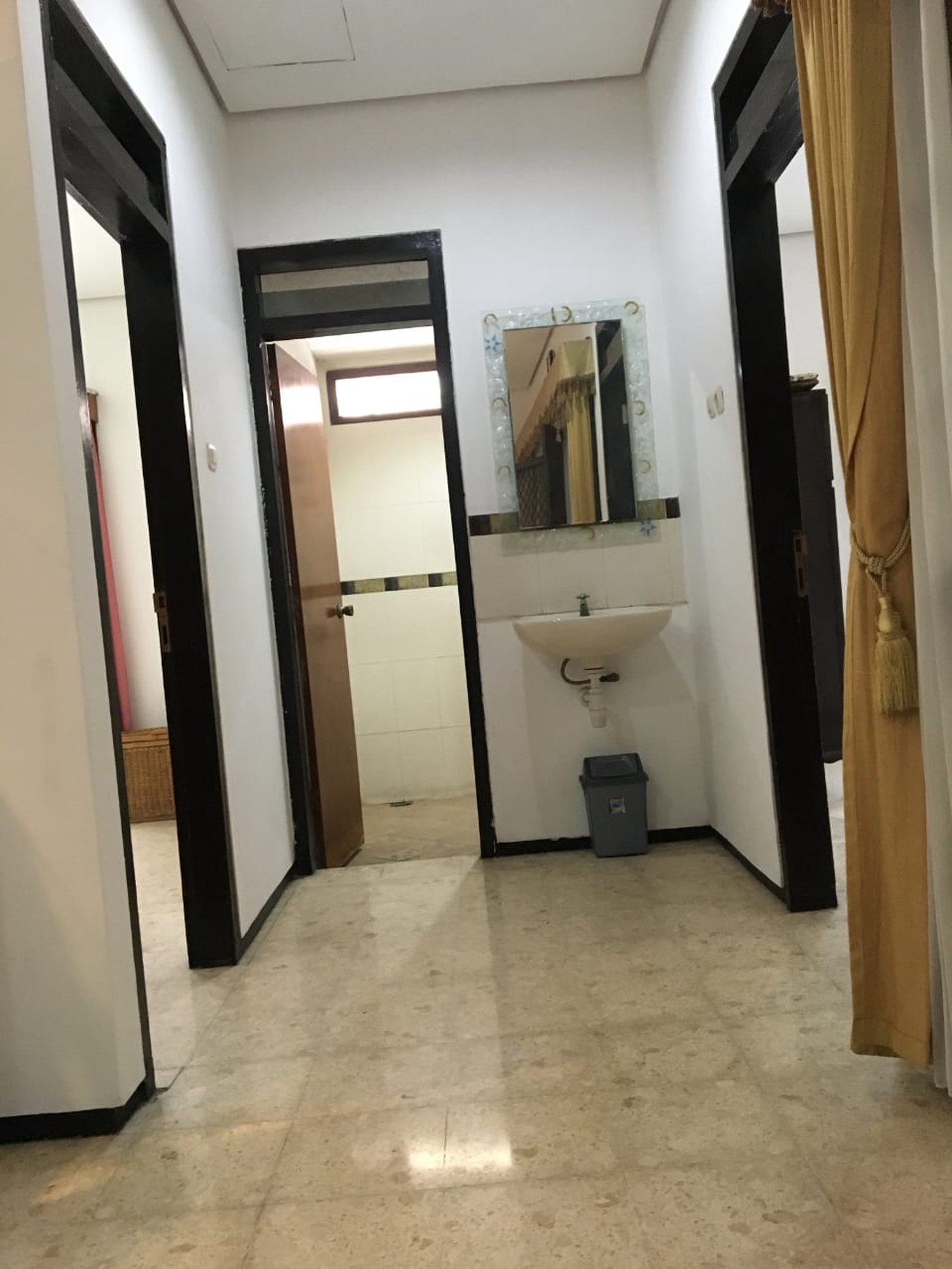 Dijual Cepat Rumah Murah Luas Lokasi Di Semolowaru Surabaya