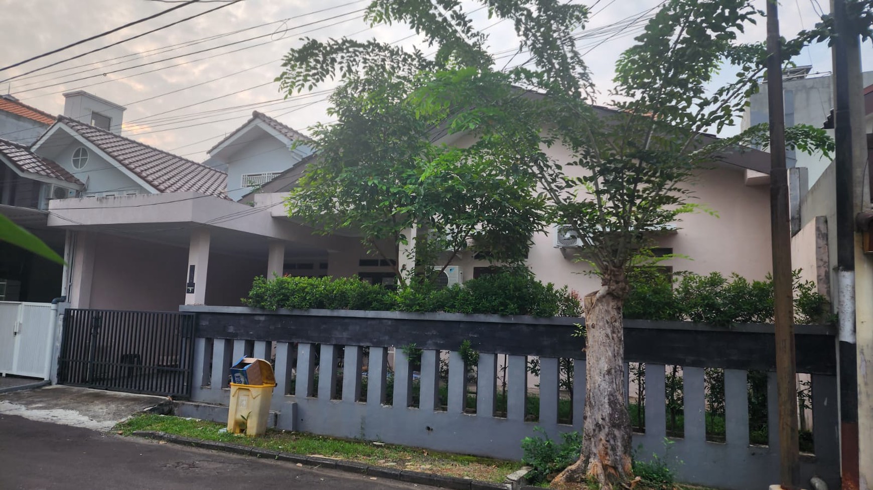 Rumah keamanan 24 jam,aman,nyaman,lingkungan bersih di Bintaro Jaya 9