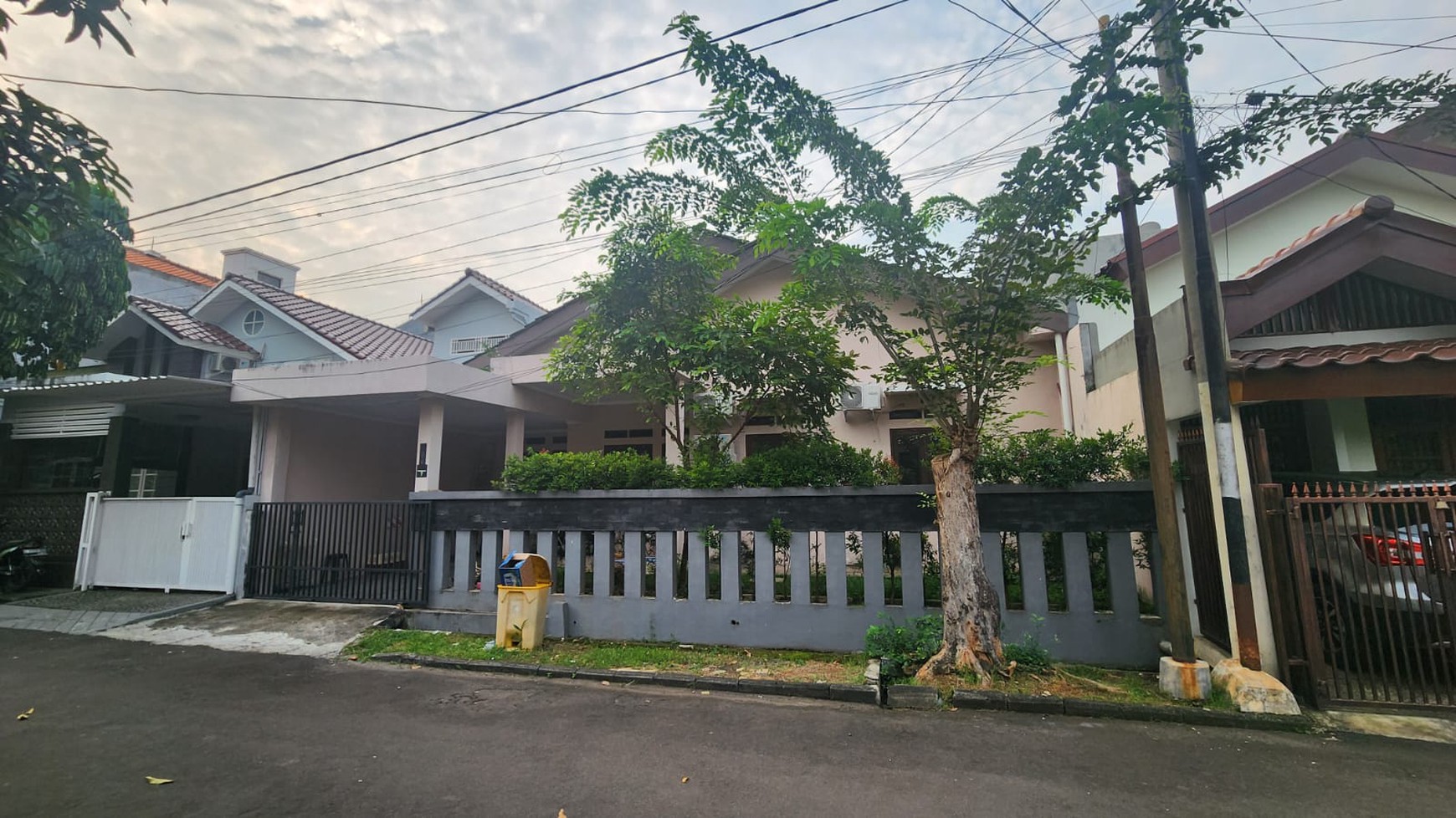 Rumah keamanan 24 jam,aman,nyaman,lingkungan bersih di Bintaro Jaya 9