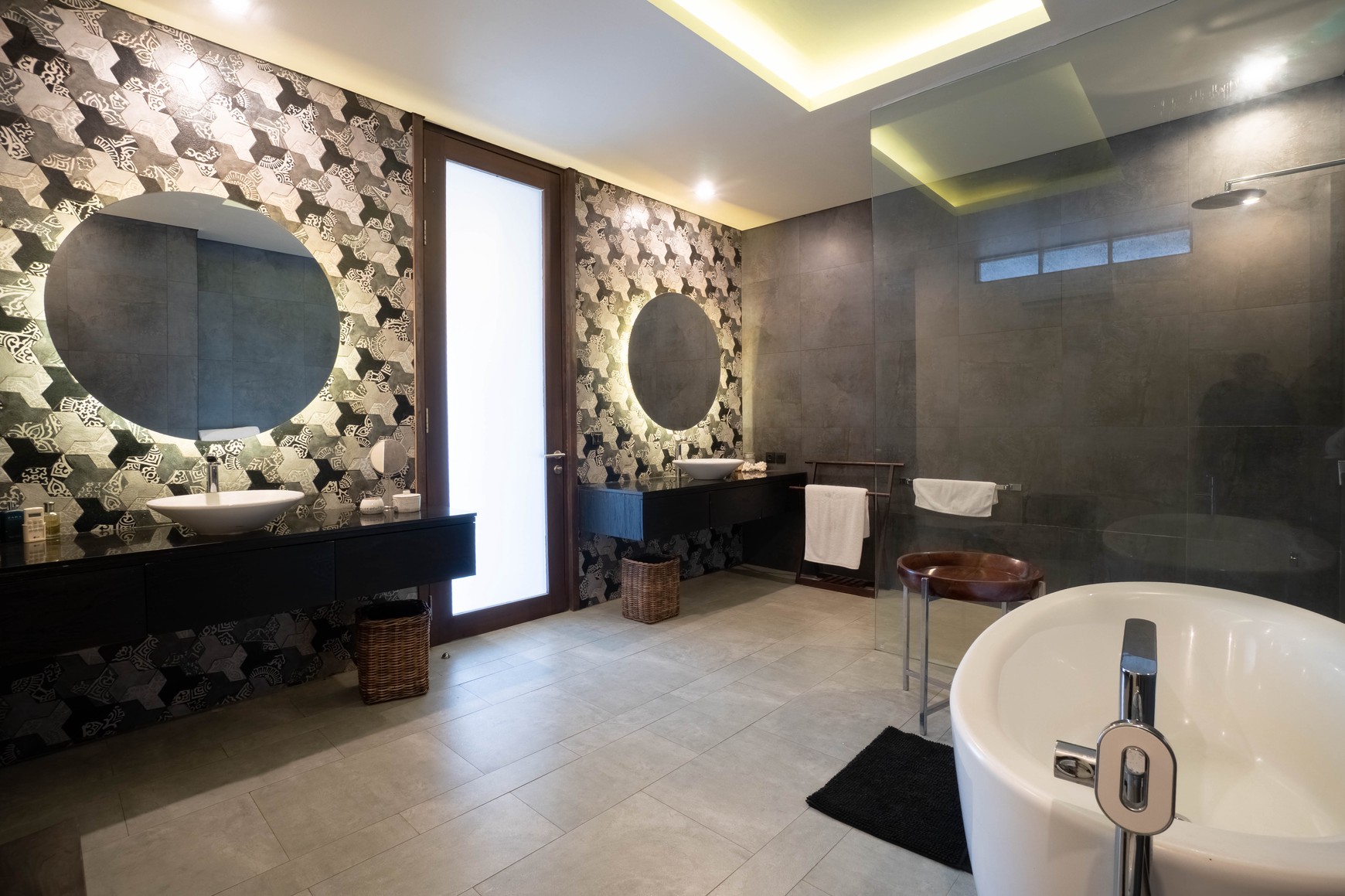 Jual Vila Mewah di Munggu, Bali - Dekat Pantai & Pusat Wisata